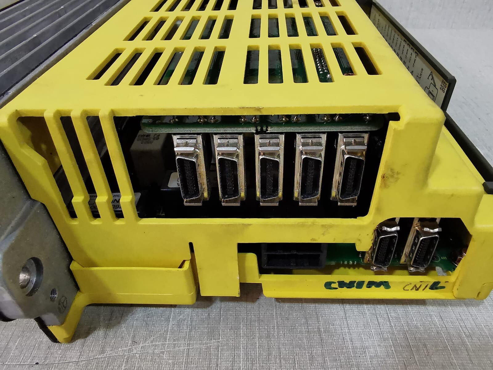 Fanuc A06B-6090-H233 FANUC A06B-6090-H233 SERVO AMPLIFIER UNIT 7