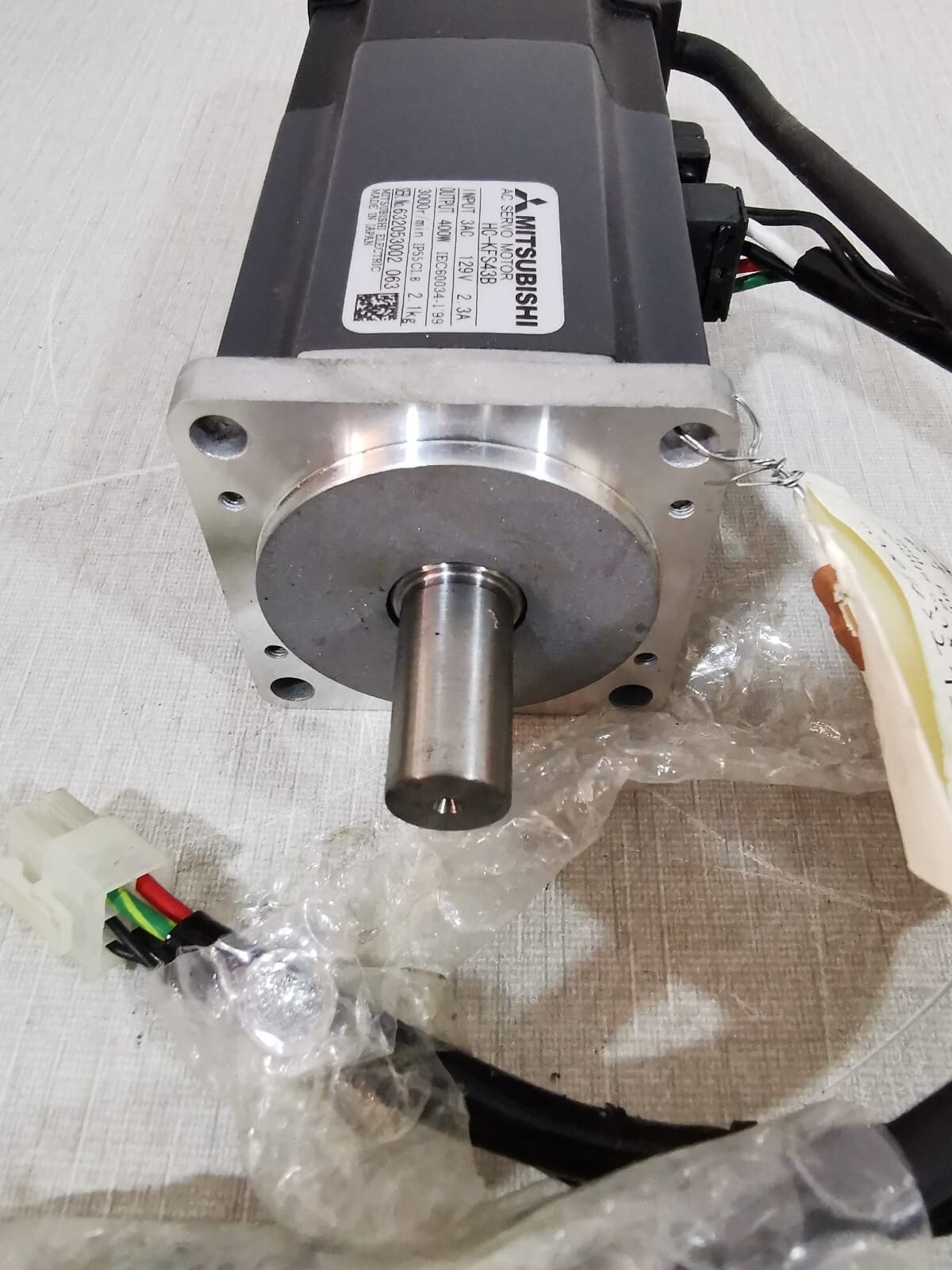 Mitsubishi Electric KFS43B MITSUBISHI HC-KFS43B AC SERVO MOTOR 129V 6
