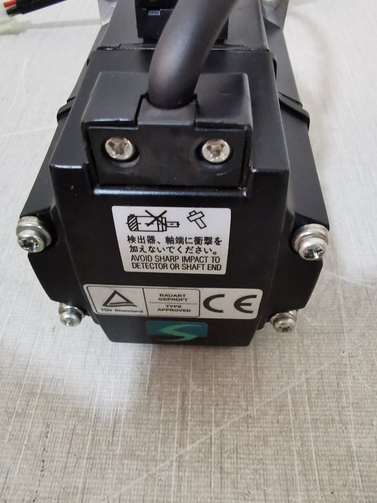 Mitsubishi HC-KFS23 MITSUBISHI HC-KFS23 AC SERVO MOTOR WITH FHILTY BOX 6