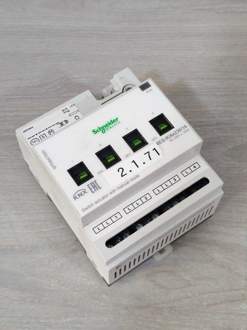 Schneider Electric MTN647593 Schneider Electric MTN647593 REG-K/4X230/16 Switch Actuator 230V 5