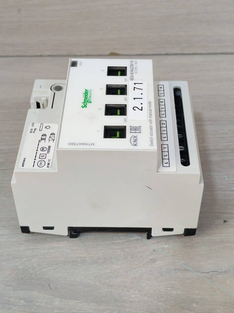 Schneider Electric MTN647593 Schneider Electric MTN647593 REG-K/4X230/16 Switch Actuator 230V 8