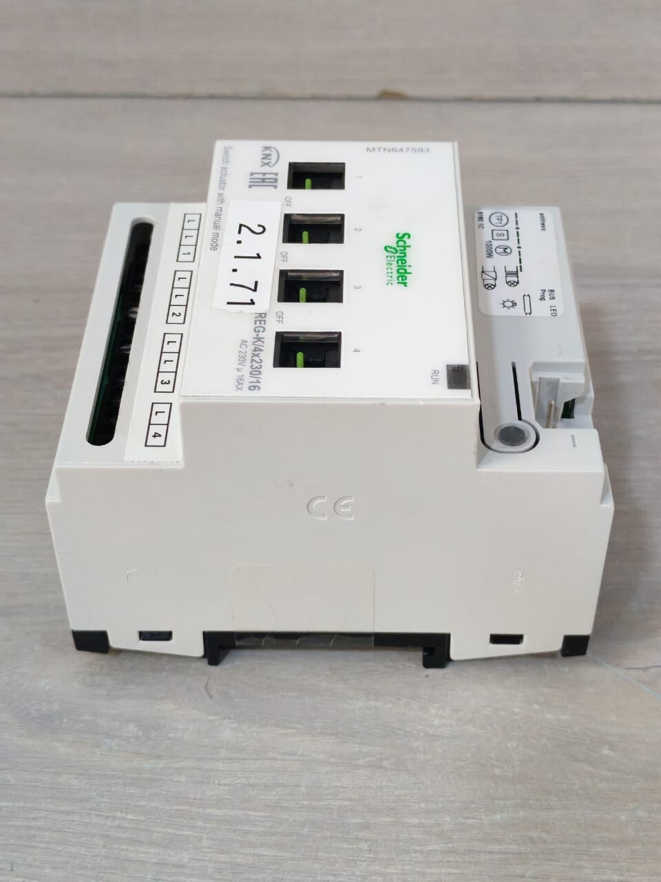 Schneider Electric MTN647593 Schneider Electric MTN647593 REG-K/4X230/16 Switch Actuator 230V 9