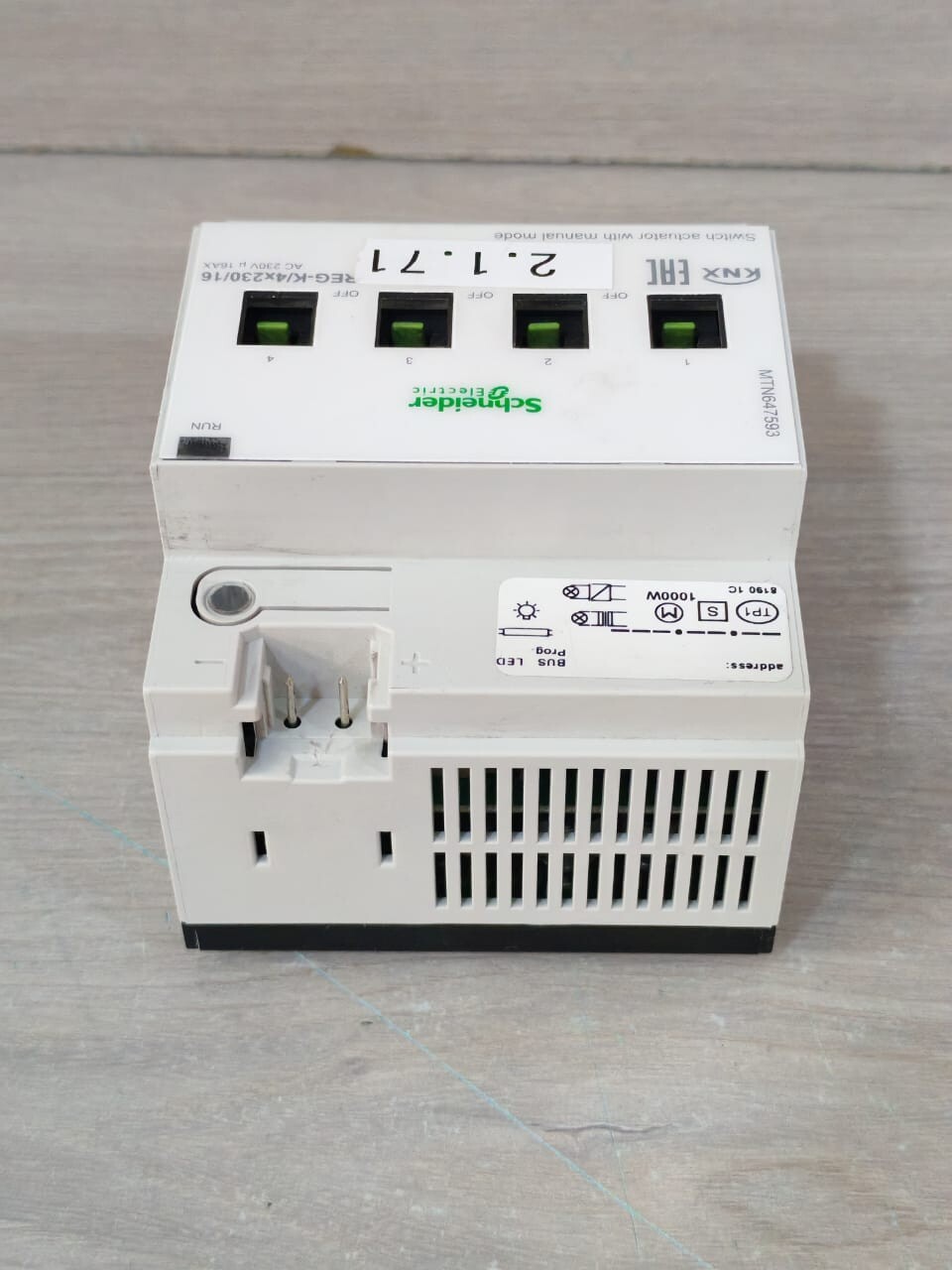Schneider Electric MTN647593 Schneider Electric MTN647593 REG-K/4X230/16 Switch Actuator 230V 10