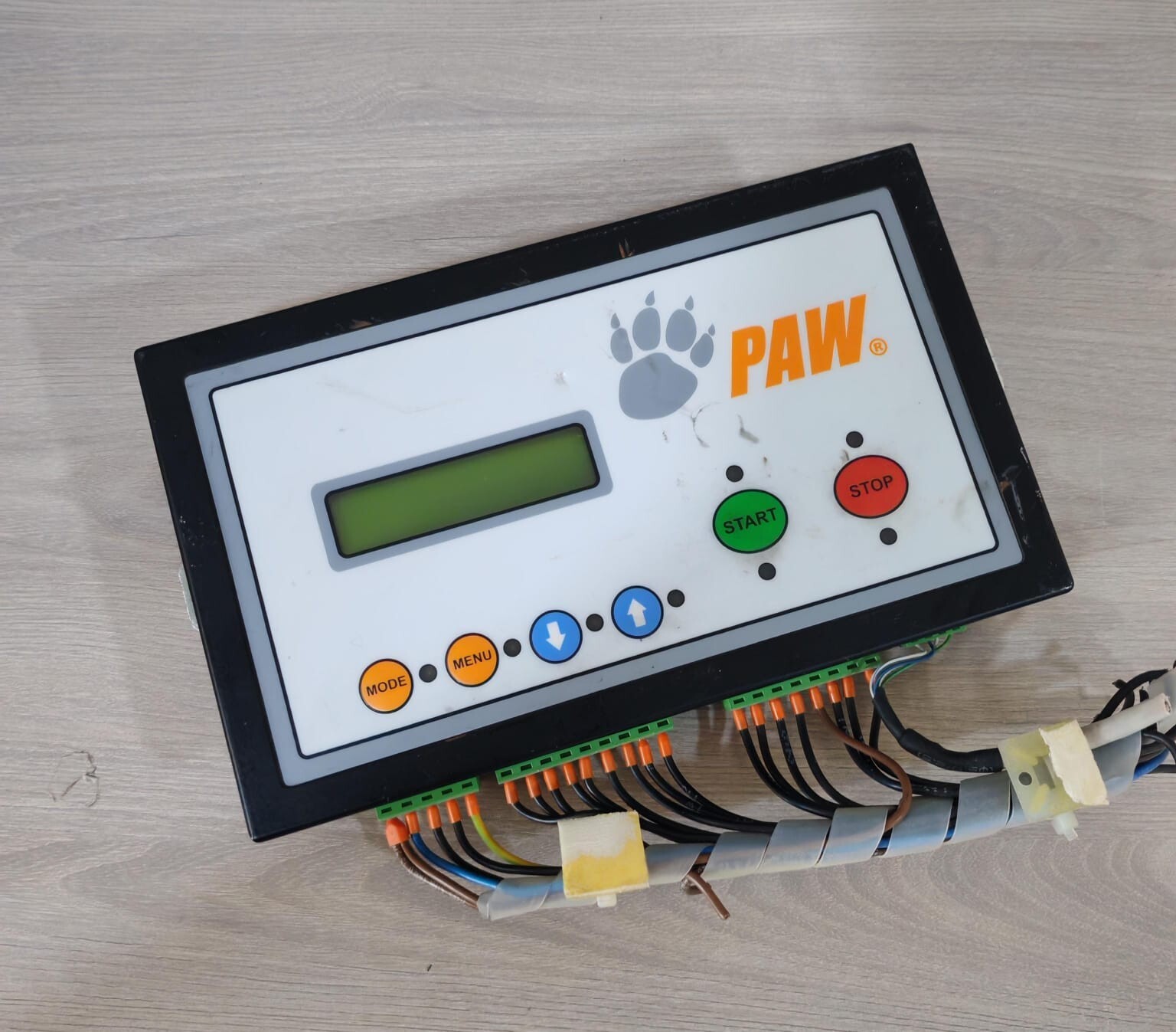 PAW END 02 PAW END 02 CONTROL PANEL 3