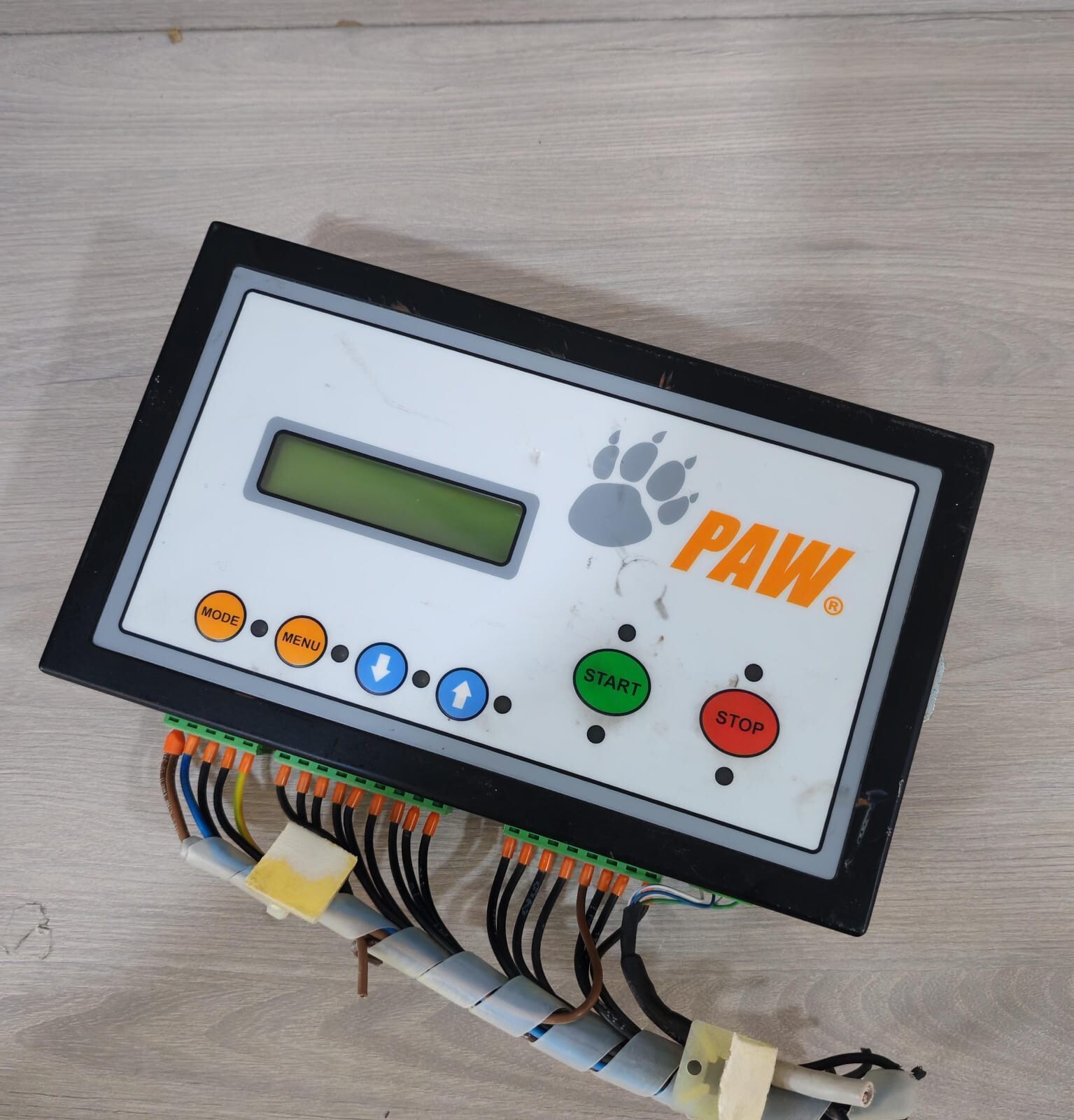 PAW END 02 PAW END 02 CONTROL PANEL 4
