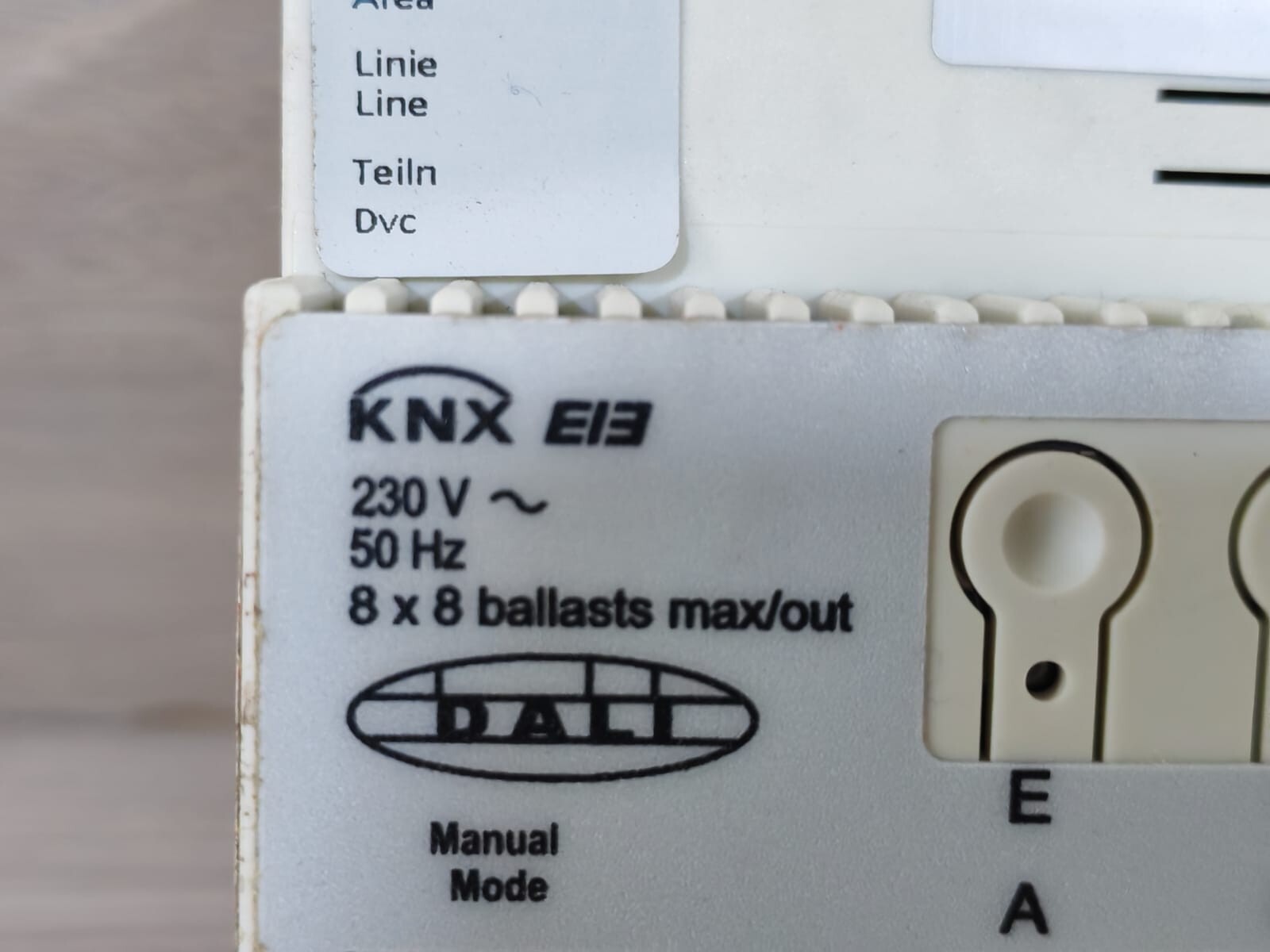 Legrand 0 026 63 Legrand 0 026 63 INTERFACE MODULE 230V 50Hz 8X8 BALLASTS 5