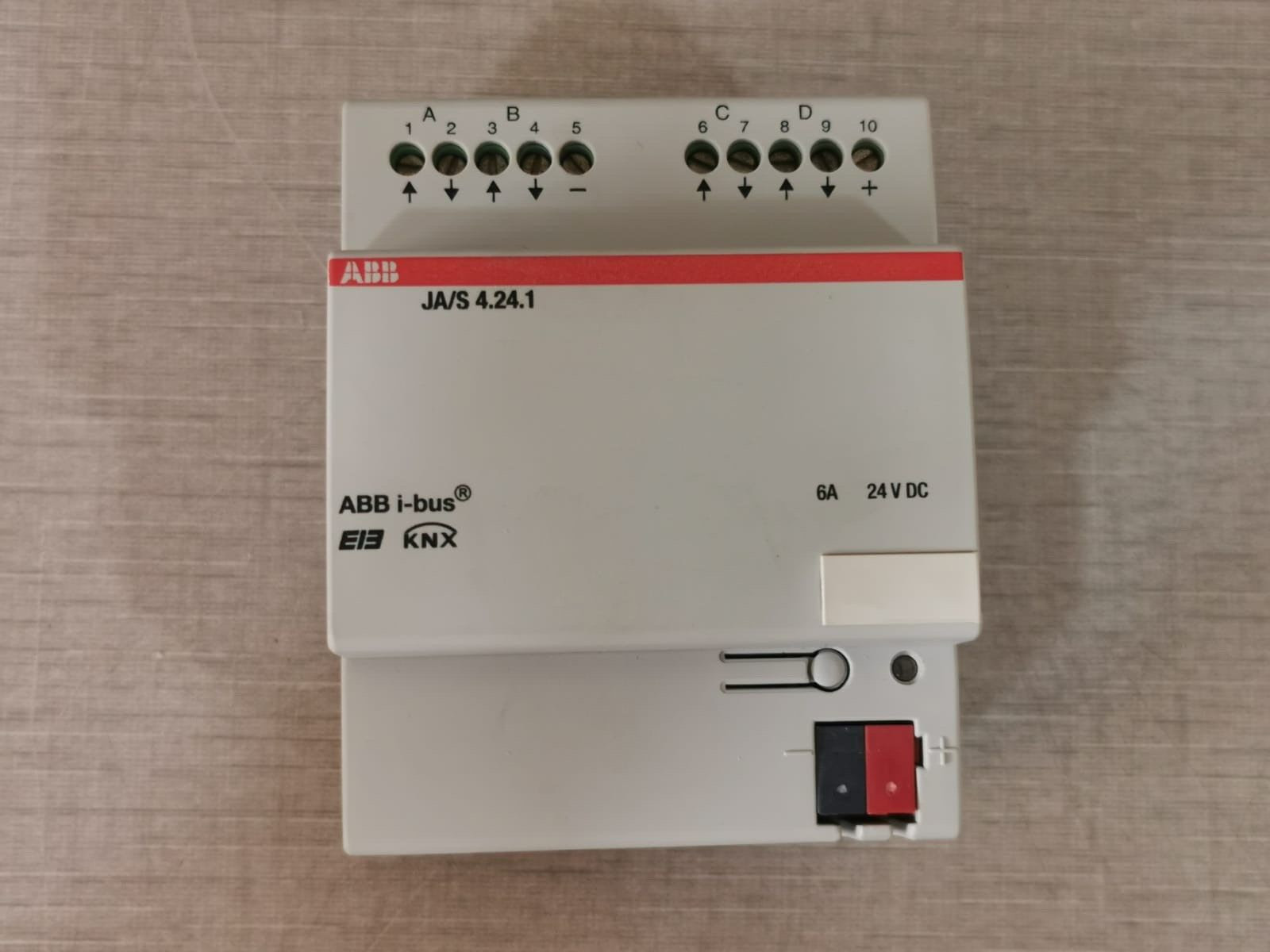 ABB GH Q631 0073 R0111 ABB JA/S 4.24.1 Shutter actuator GH Q631 0073 R0111 2