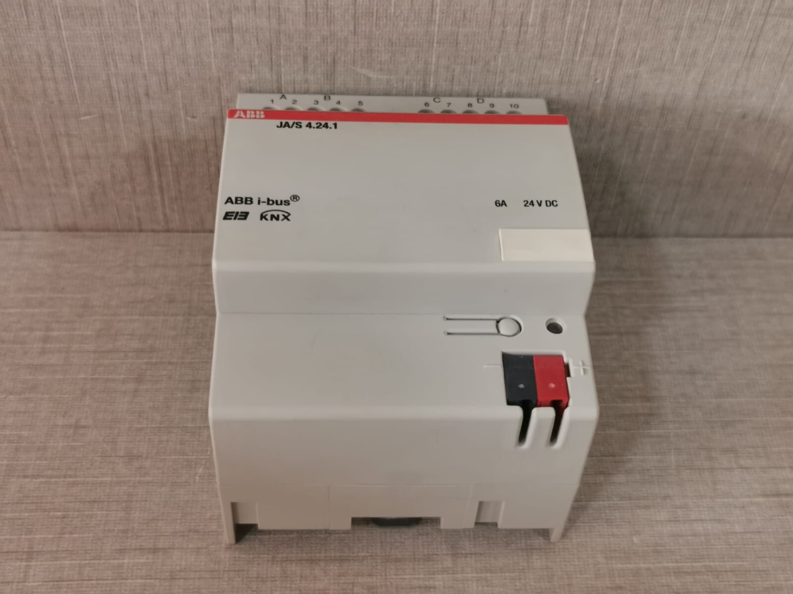 ABB GH Q631 0073 R0111 ABB JA/S 4.24.1 Shutter actuator GH Q631 0073 R0111 6