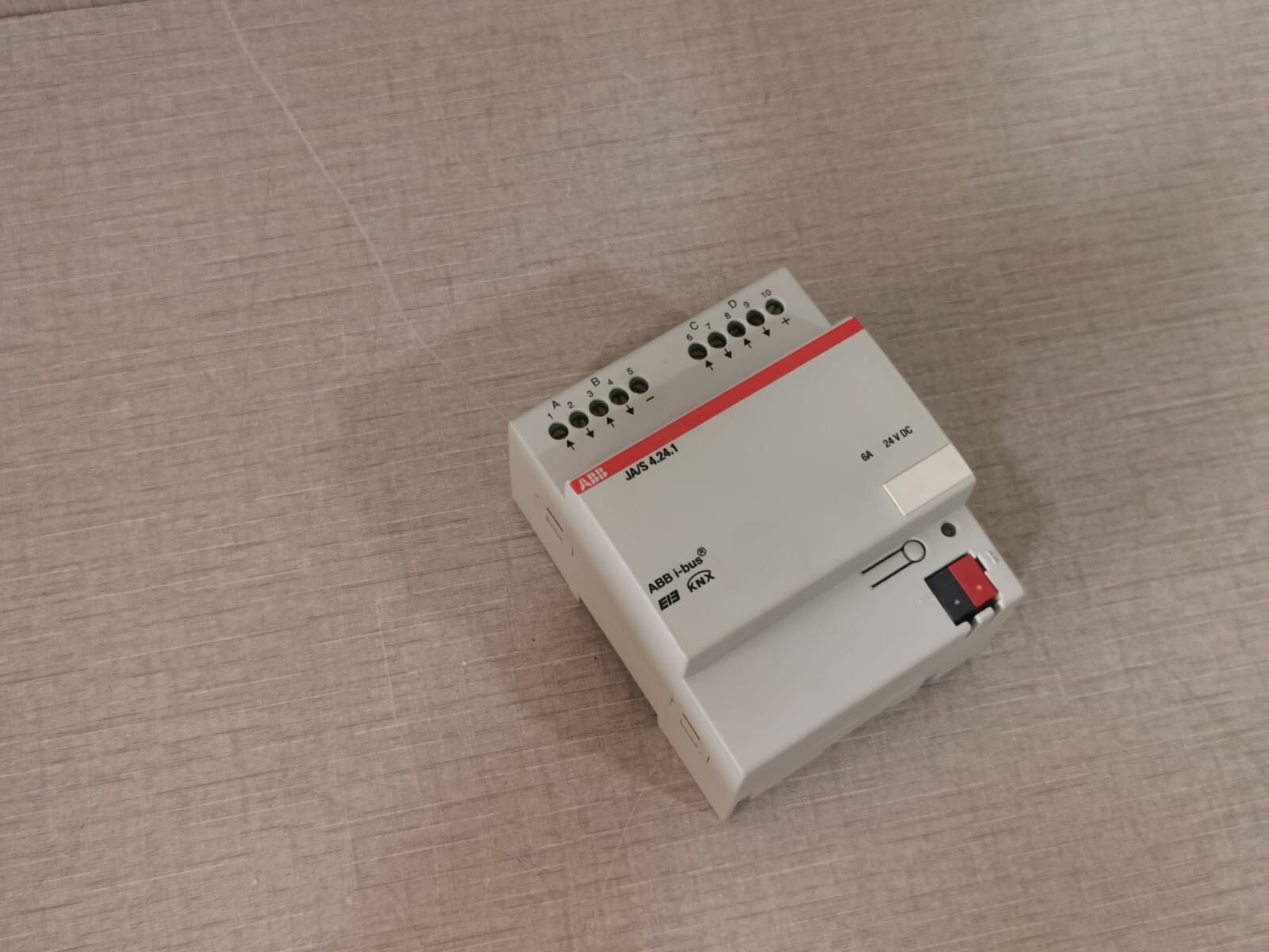 ABB GH Q631 0073 R0111 ABB JA/S 4.24.1 Shutter actuator GH Q631 0073 R0111 8