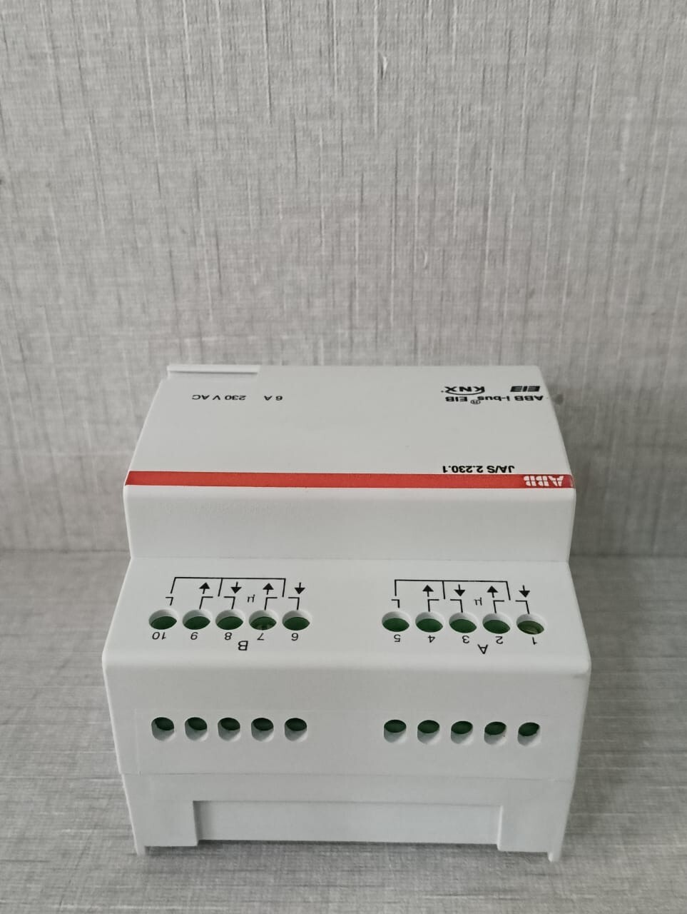ABB GH Q631 0071 R0111 ABB JA/S 2.230.1 GH Q631 0071 R0111 230VAC SHUTTER ACTUATOR 7