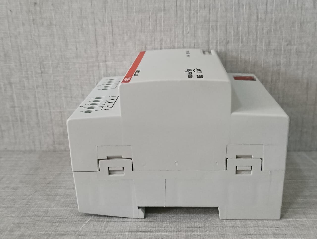 ABB GH Q631 0071 R0111 ABB JA/S 2.230.1 GH Q631 0071 R0111 230VAC SHUTTER ACTUATOR 8