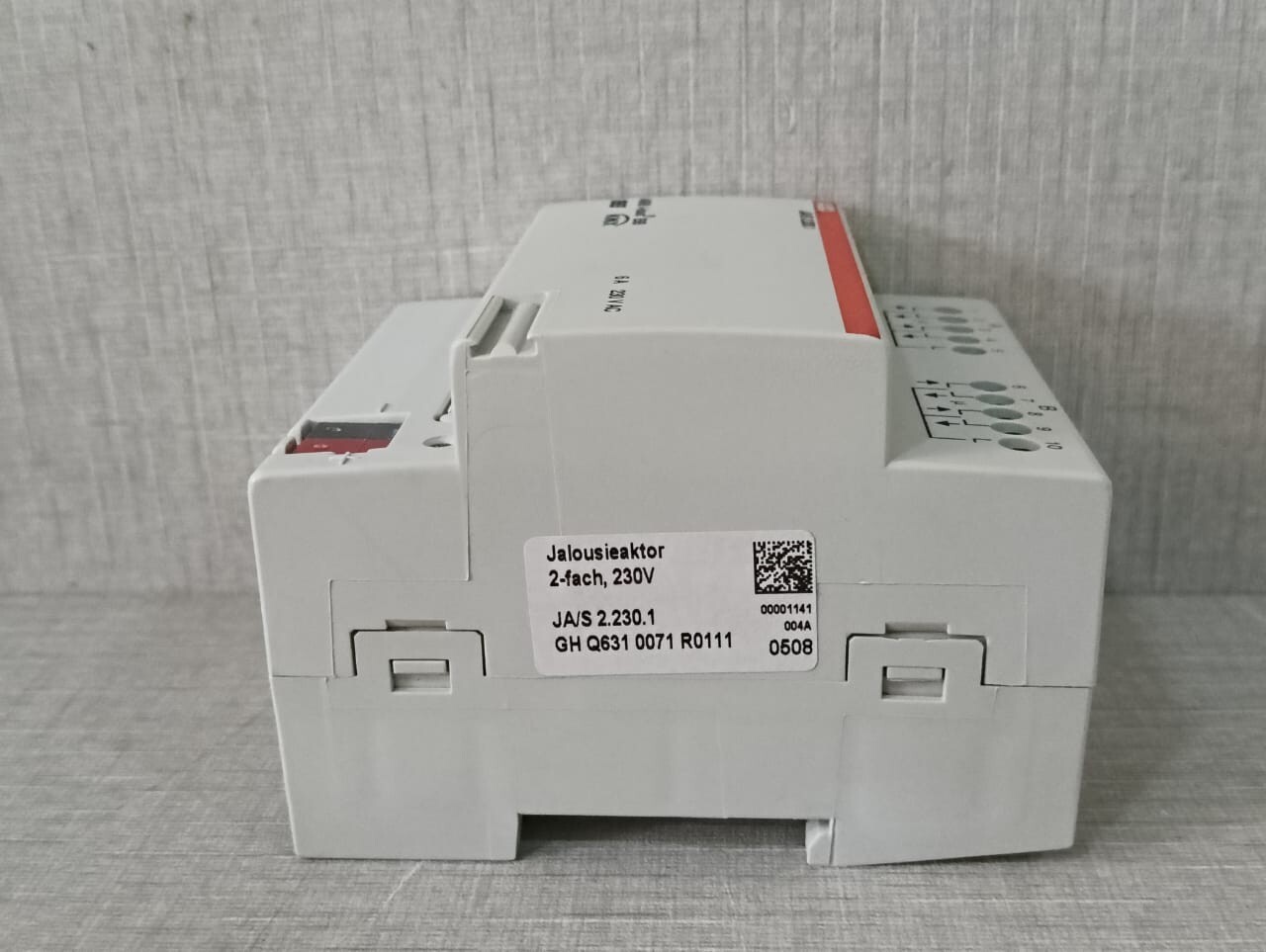ABB GH Q631 0071 R0111 ABB JA/S 2.230.1 GH Q631 0071 R0111 230VAC SHUTTER ACTUATOR 9