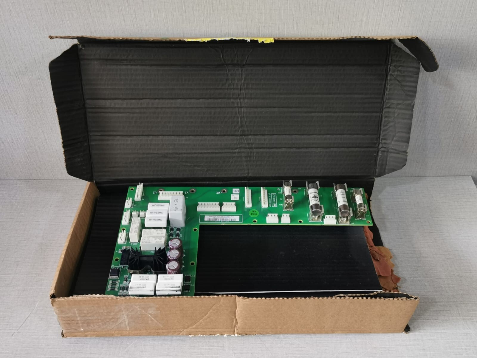 ABB 3AUA0000054682 ABB CMRB-11C REV: D 3AUA0000054682 Main Control Circuit Board 9