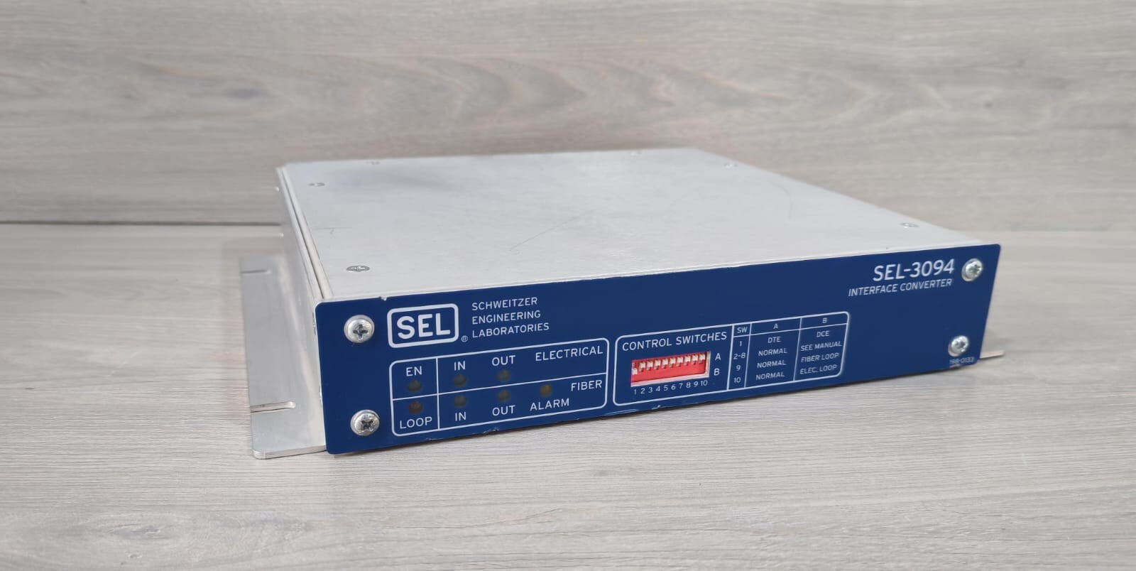 SEL 30940CBWX SEL-3094 30940CBWX INTERFACE CONVERTER 120/230V 50/60Hz 5W 5
