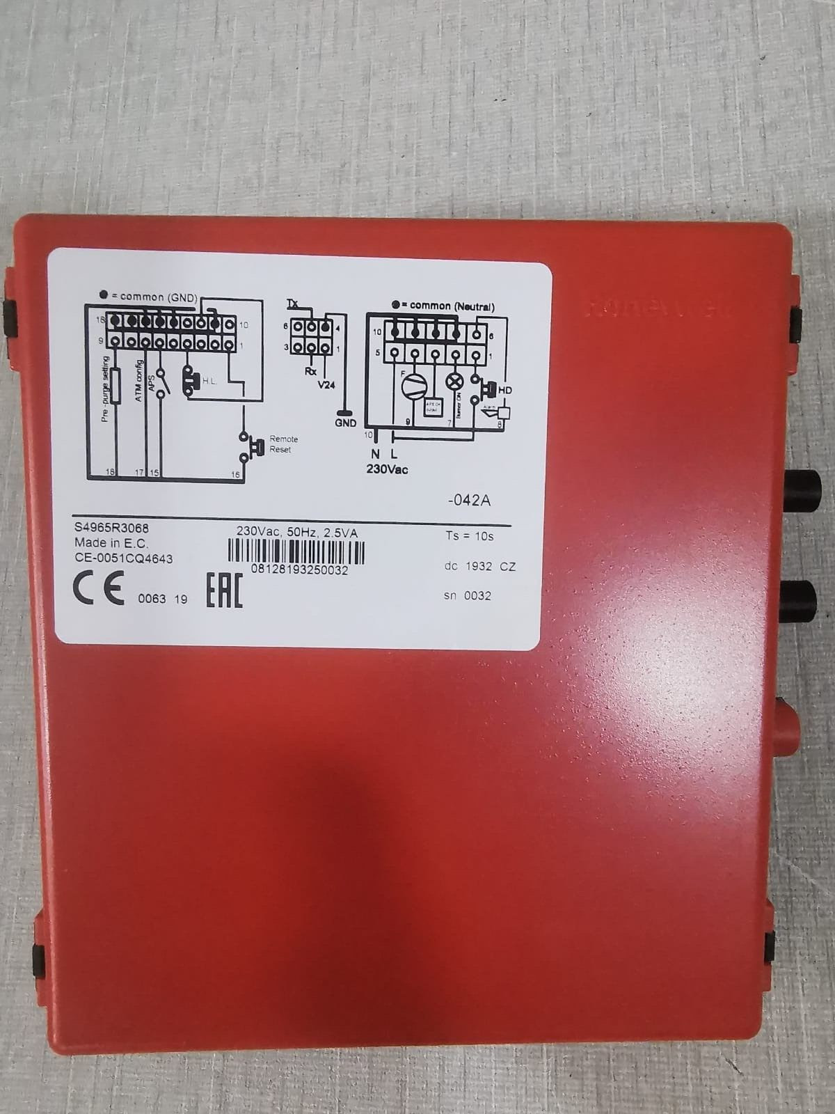 Honeywell S4965R3068U HONEYWELL S4965R3068U BOILER CONTROL 230VAC 50Hz 2.5VA 5