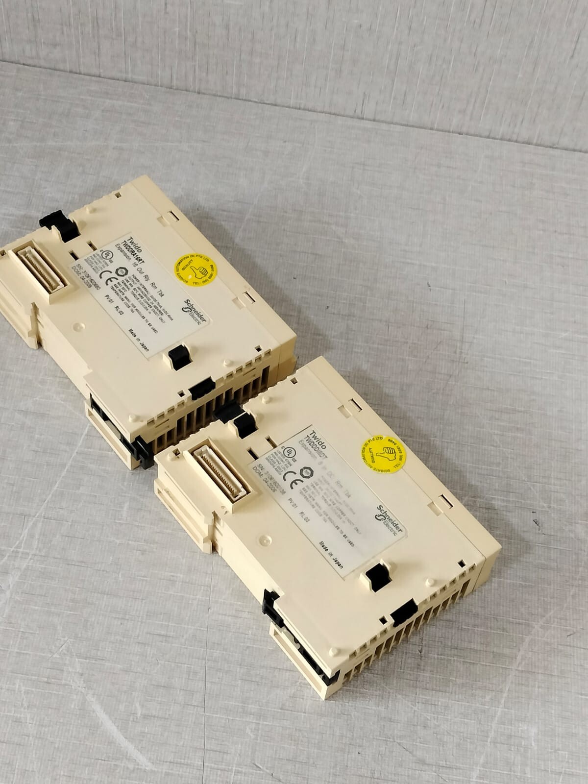 Schneider Electric TWDDRA16RT SCHNEIDER ELECTRIC Twido TWDDDI8DT DC IN / TWDDRA16RT RELAY OUT Expansion Module 4