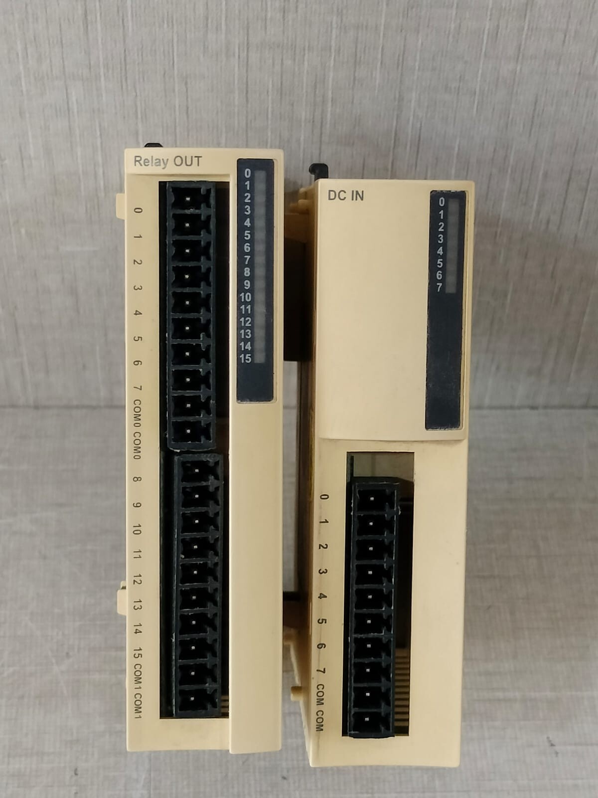 SCHNEIDER ELECTRIC Twido TWDDDI8DT DC IN / TWDDRA16RT RELAY OUT Expansion Module