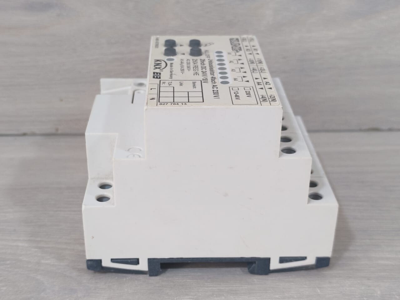 Jung 2504 REG HE JUNG 2504 REG HE SHUTTER ACTUATOR 4-FOLD AC 230 2