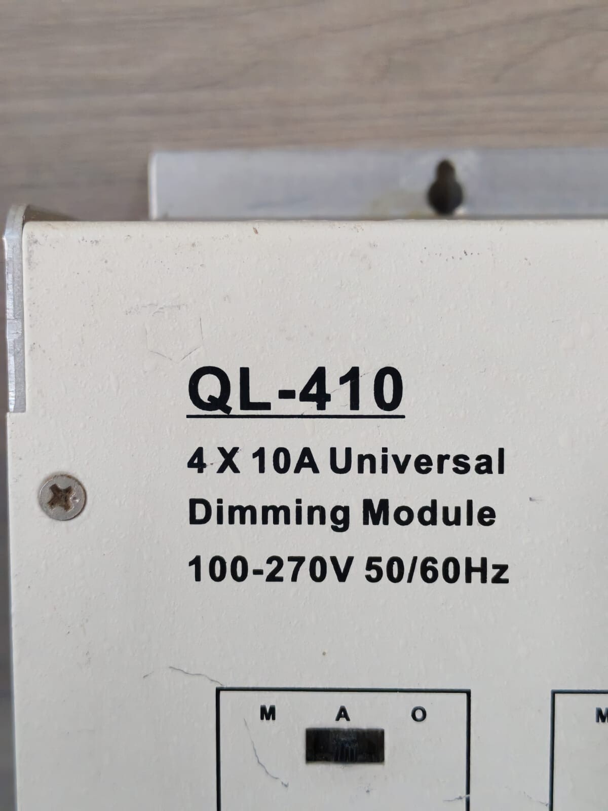 Qlite QL-410 Qlite QL-410 4x10A UNIVERSAL DIMMING MODULE 100-270V 50/60Hz 2