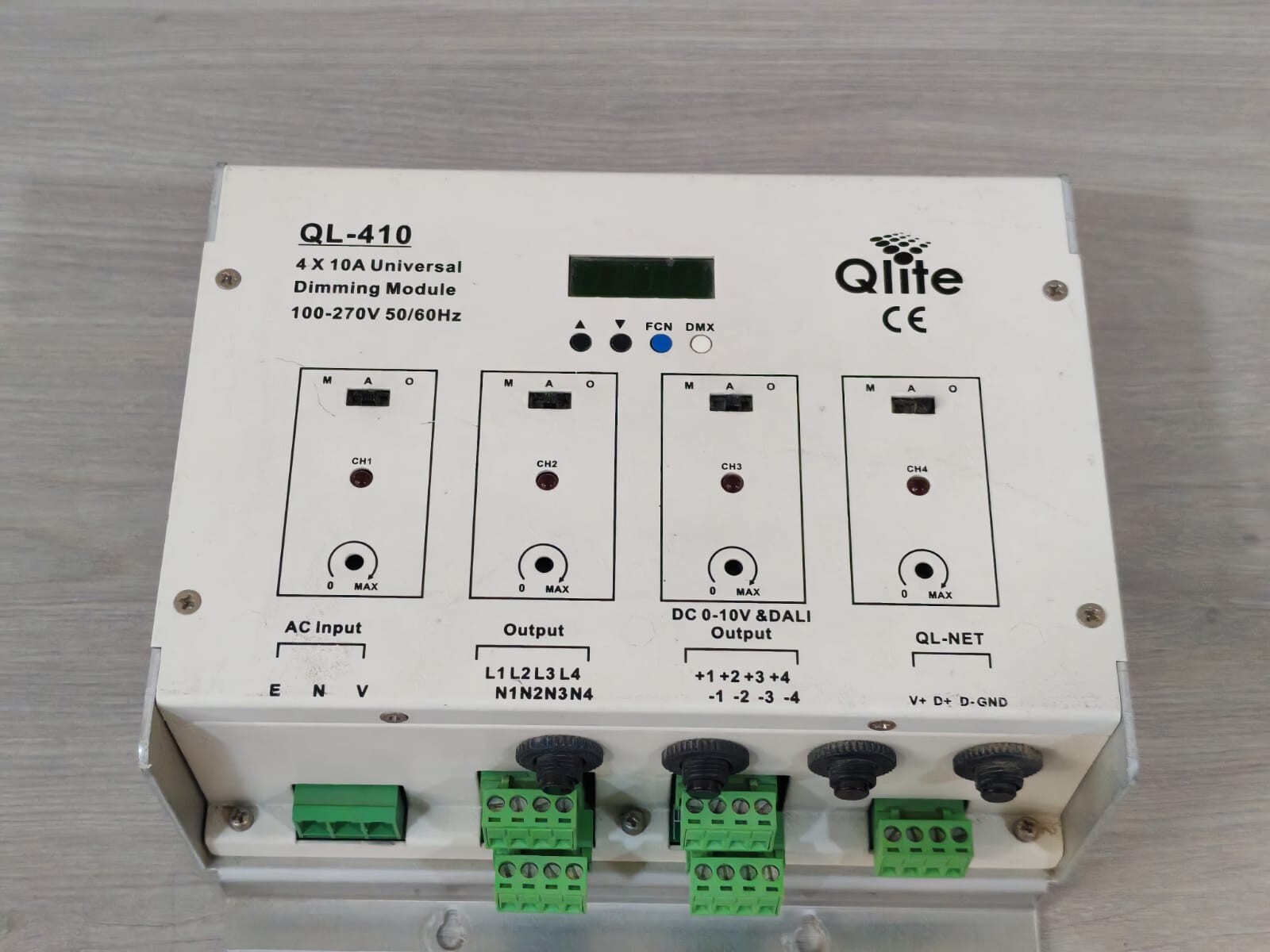 Qlite QL-410 Qlite QL-410 4x10A UNIVERSAL DIMMING MODULE 100-270V 50/60Hz 7