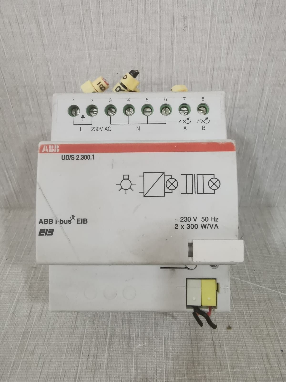 ABB UD/S 2.300.1 UNIVERSAL DIM ACTUATOR GH Q631 0045 R0111