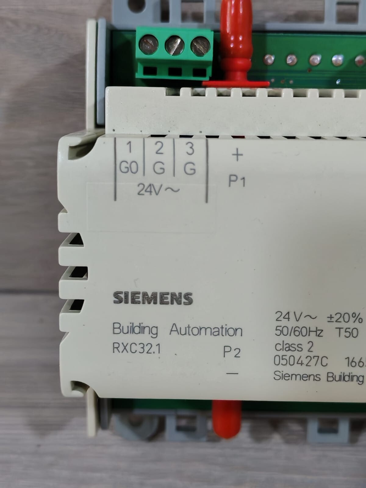 Siemens RX32.1/00032 Siemens RXC32.1 Room Controller RX32.1/00032 24V 50/60Hz- WITH FILTHY BOX 2