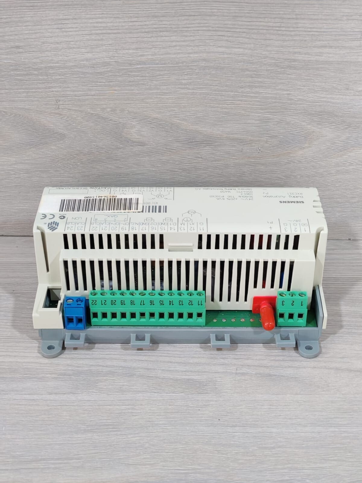Siemens RX32.1/00032 Siemens RXC32.1 Room Controller RX32.1/00032 24V 50/60Hz- WITH FILTHY BOX 8