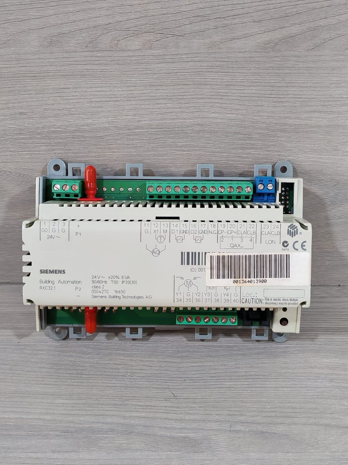 Siemens RXC32.1 Room Controller RX32.1/00032 24V 50/60Hz- WITH FILTHY BOX