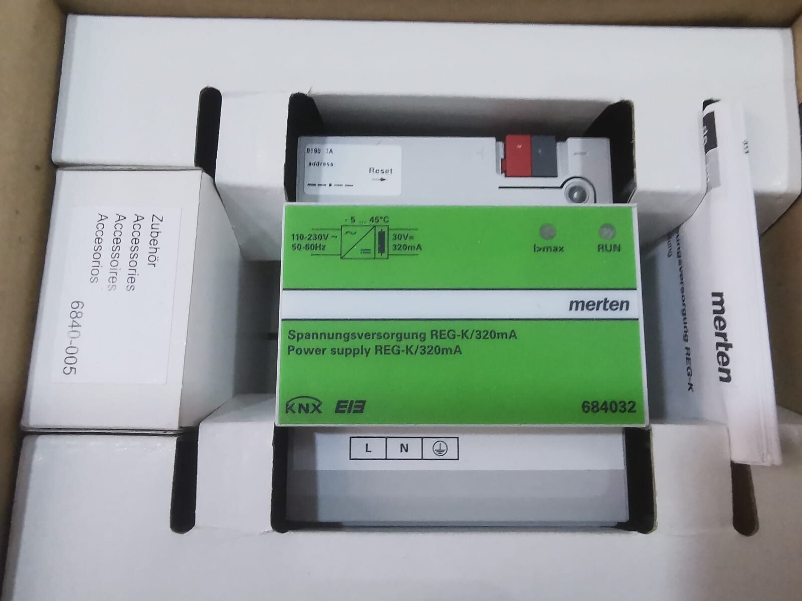 Merten 684032 MERTEN 684032 Power Supply 320 MA KNX 3