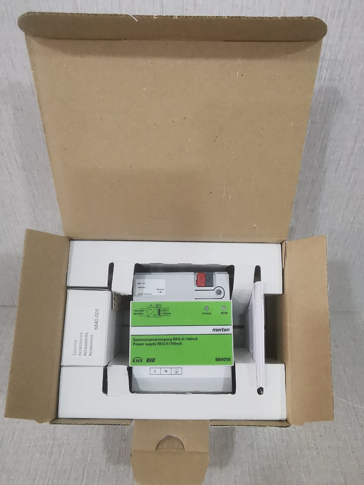 Merten 684016 MERTEN 684016 Power Supply 3