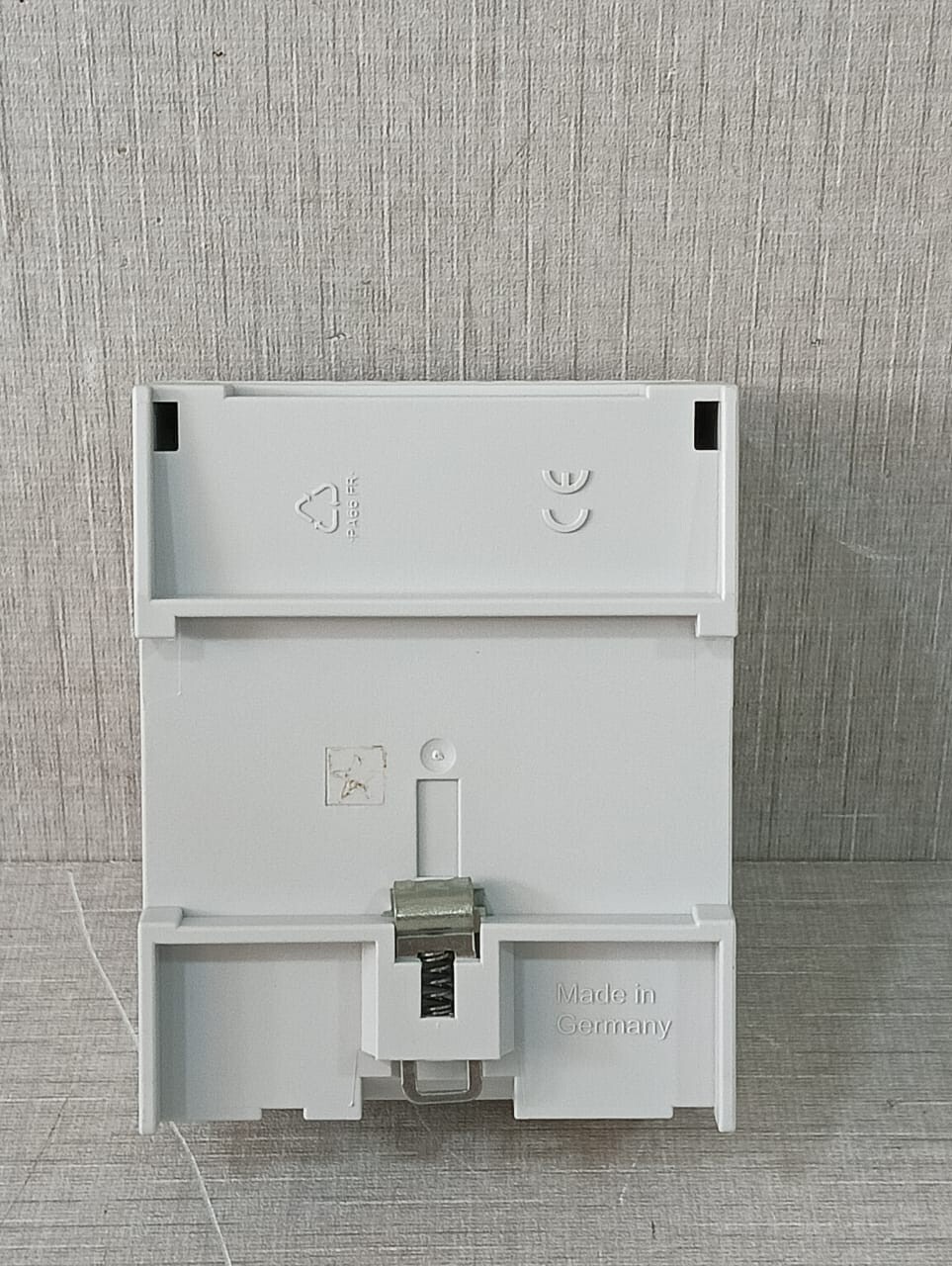 ABB 2CDG 110 093 R0011 ABB BE/S 8.230.2.1 Blind Actuator 2CDG110093R0011 9