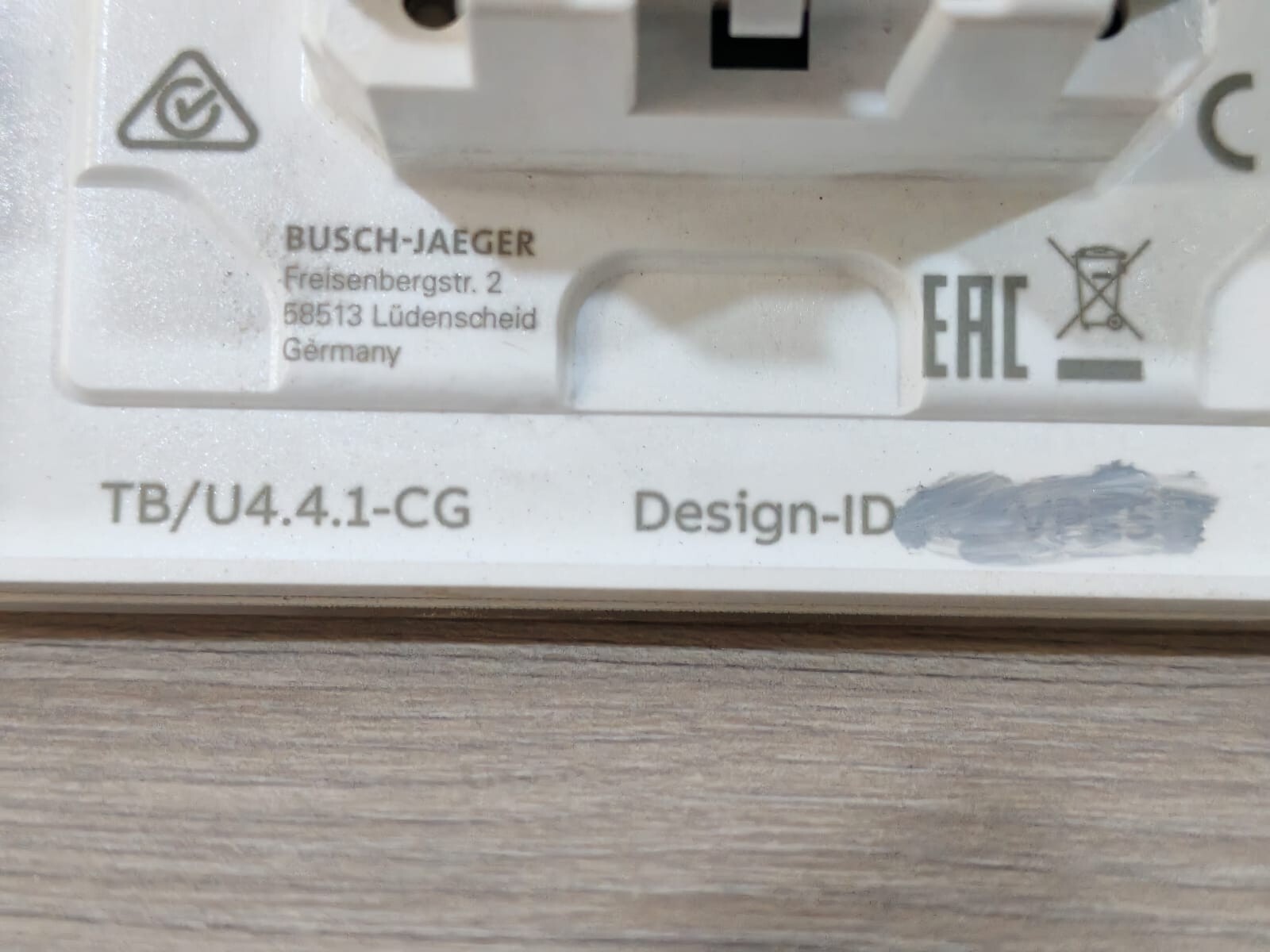 ABB 2CKA006300A1541 ABB TB/U4.4.1-CG 2CKA006300A1541 TOUCH CONTROL 7
