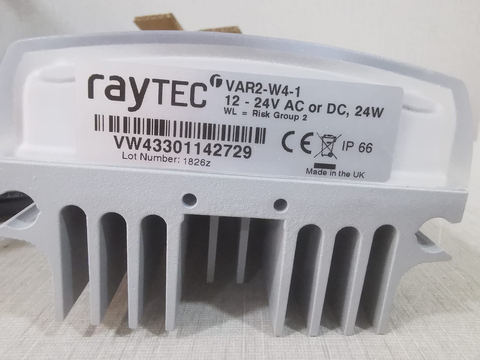 RAYTEC VAR2-W4-1 RAYTEC VAR2-W4-1 Medium Range White Light Illuminator 3