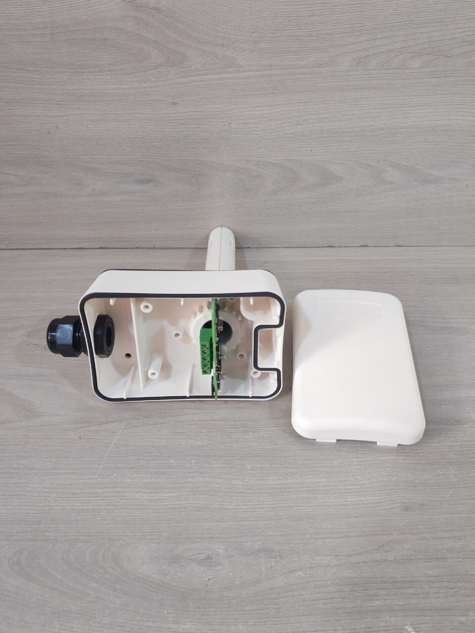 Veris HED3VSX VERIS HED3VSX MOUNT HUMIDITY SENSOR 15mA MAX 7