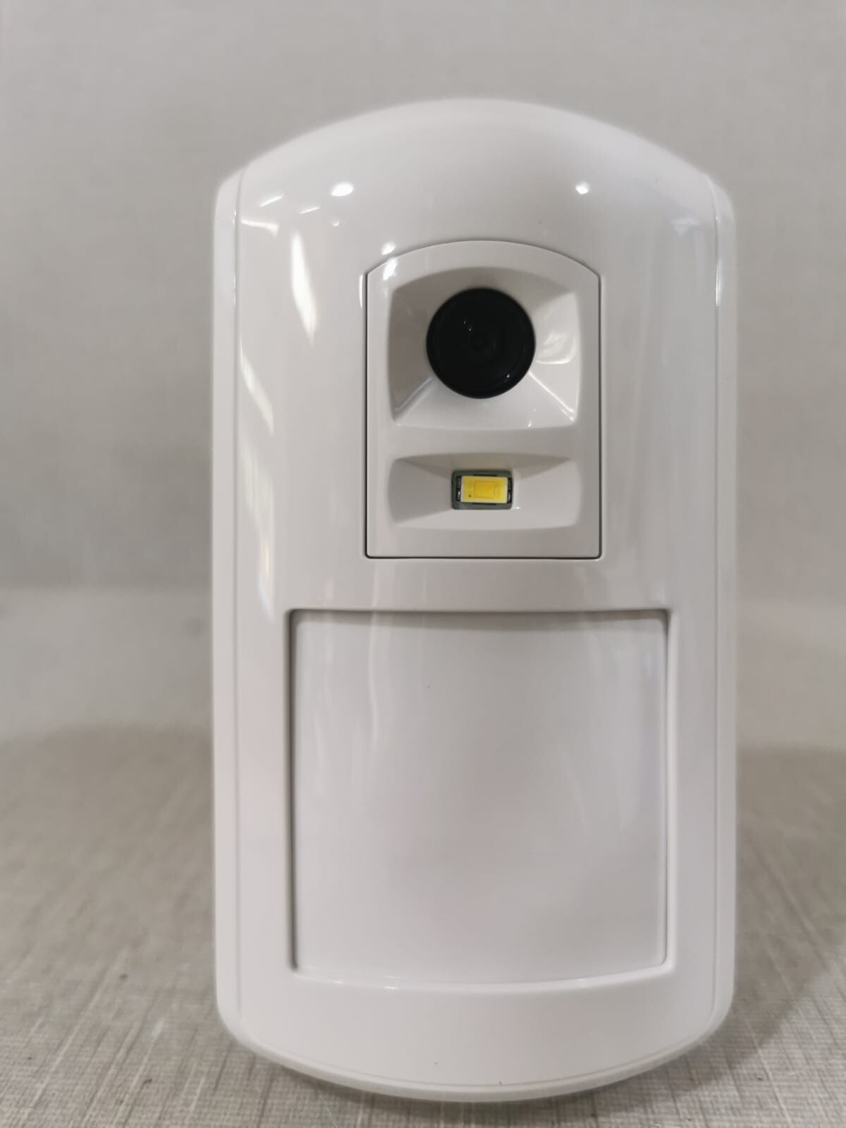 Honeywell CAMIR-8EZ Honeywell CAMIR-8EZ Wireless Camera 3