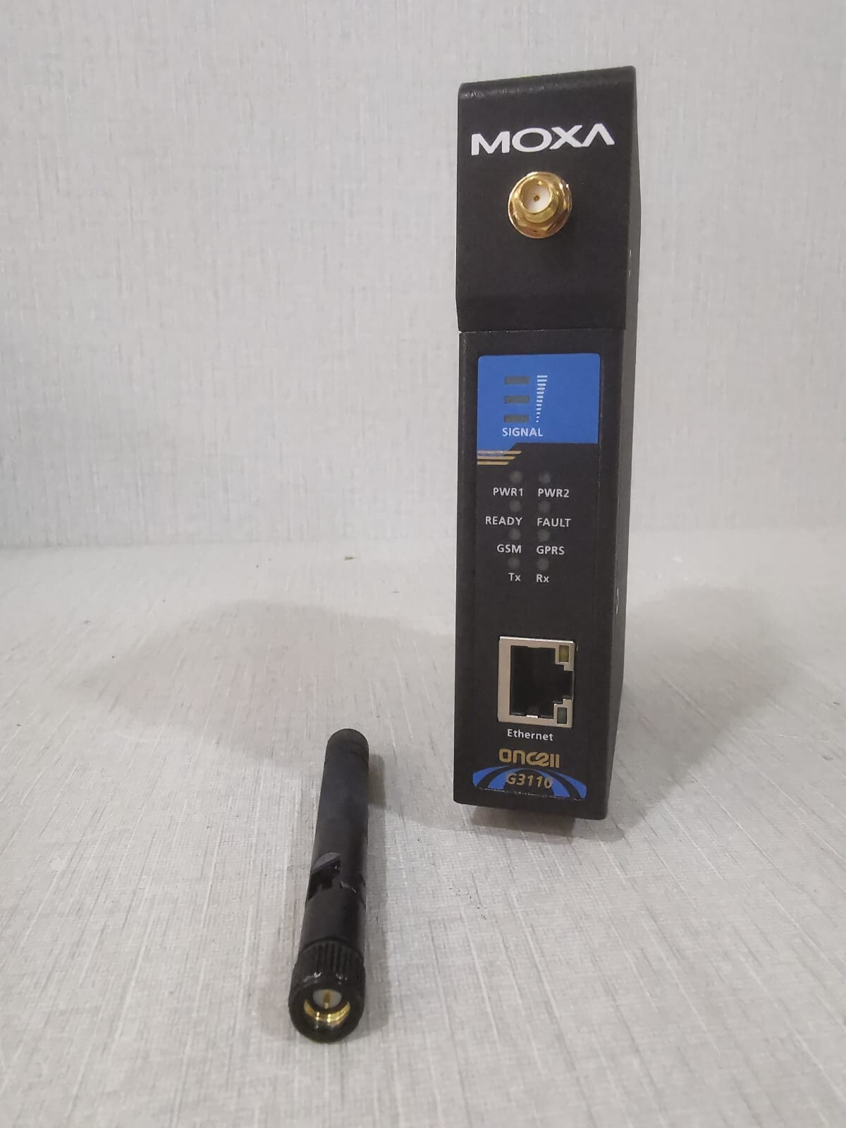 Moxa G3110 MOXA ONCELL G3110 V2.0 (RT) Advanced Quad-Band GSM/GPRS/EDGE IP Gateway 2
