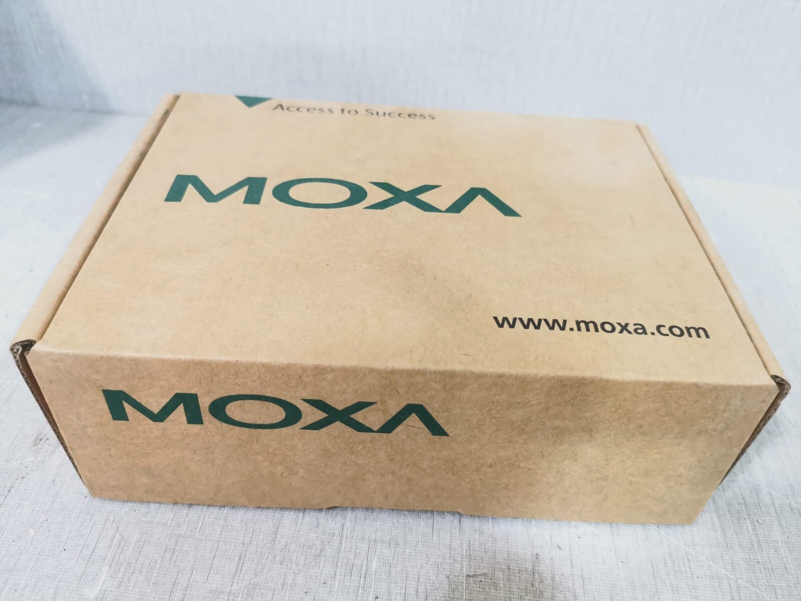Moxa G3110 MOXA ONCELL G3110 V2.0 (RT) Advanced Quad-Band GSM/GPRS/EDGE IP Gateway 7