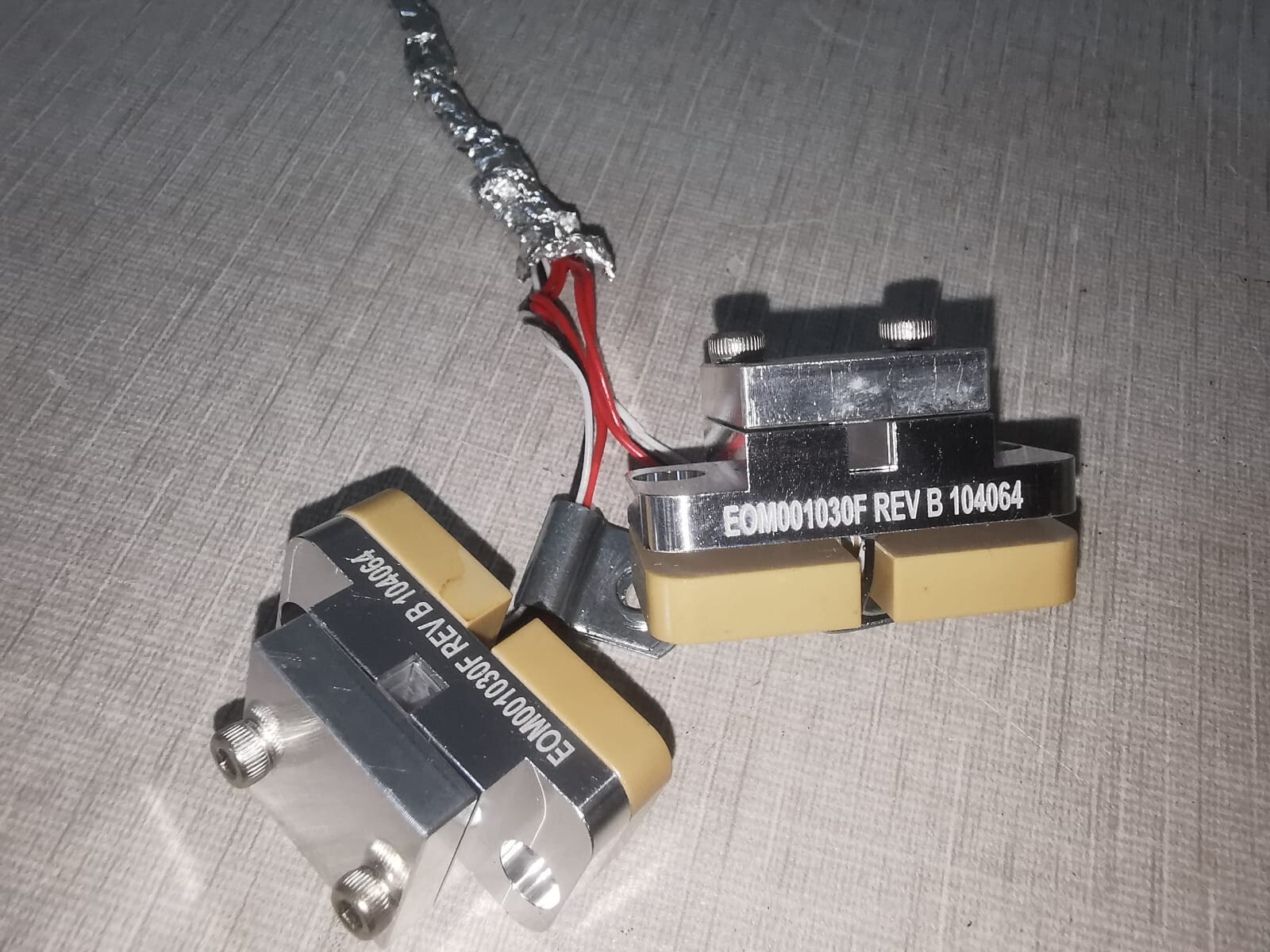 EOM001030F REV B 104064