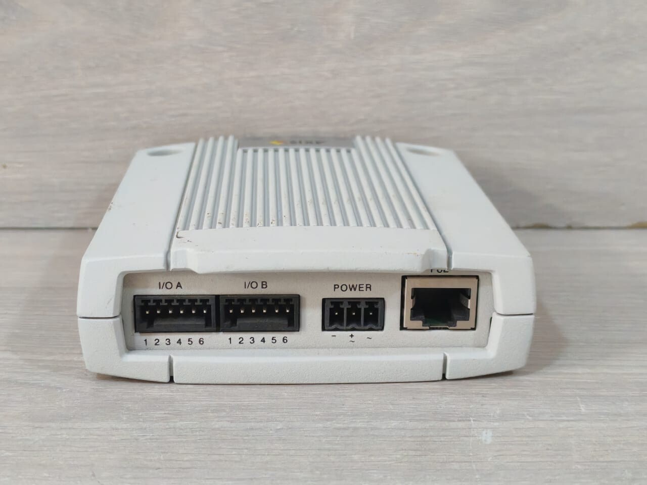 AXIS 0321-001-01 AXIS P8221 0321-001-01 Network I/O Module 9