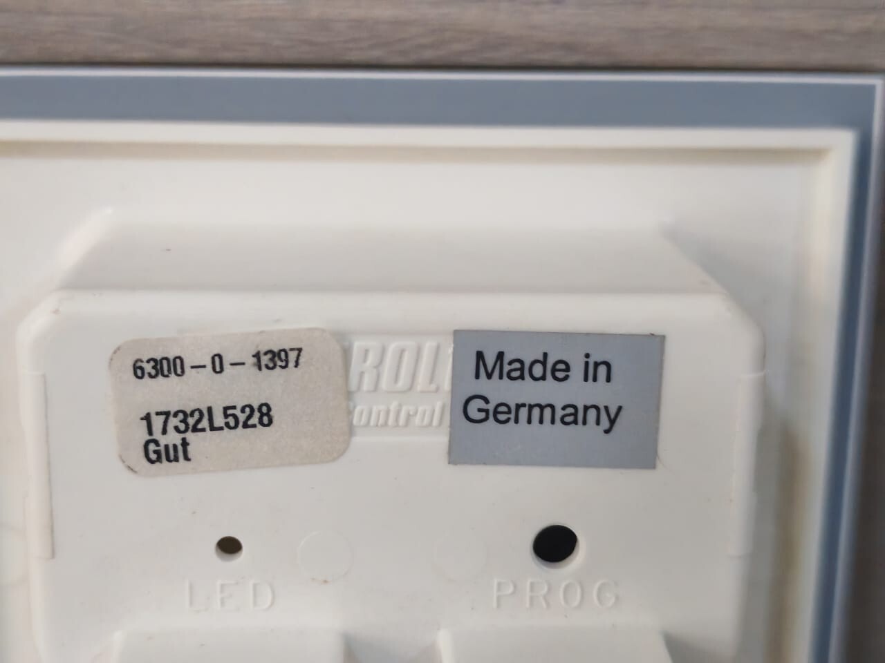 ABB 1732L528 BUSCH-JAEGER BY ABB 6300-0-1397 MODULE 1732L528 GLASS SENSOR- W/O ORIGINAL BOX 6