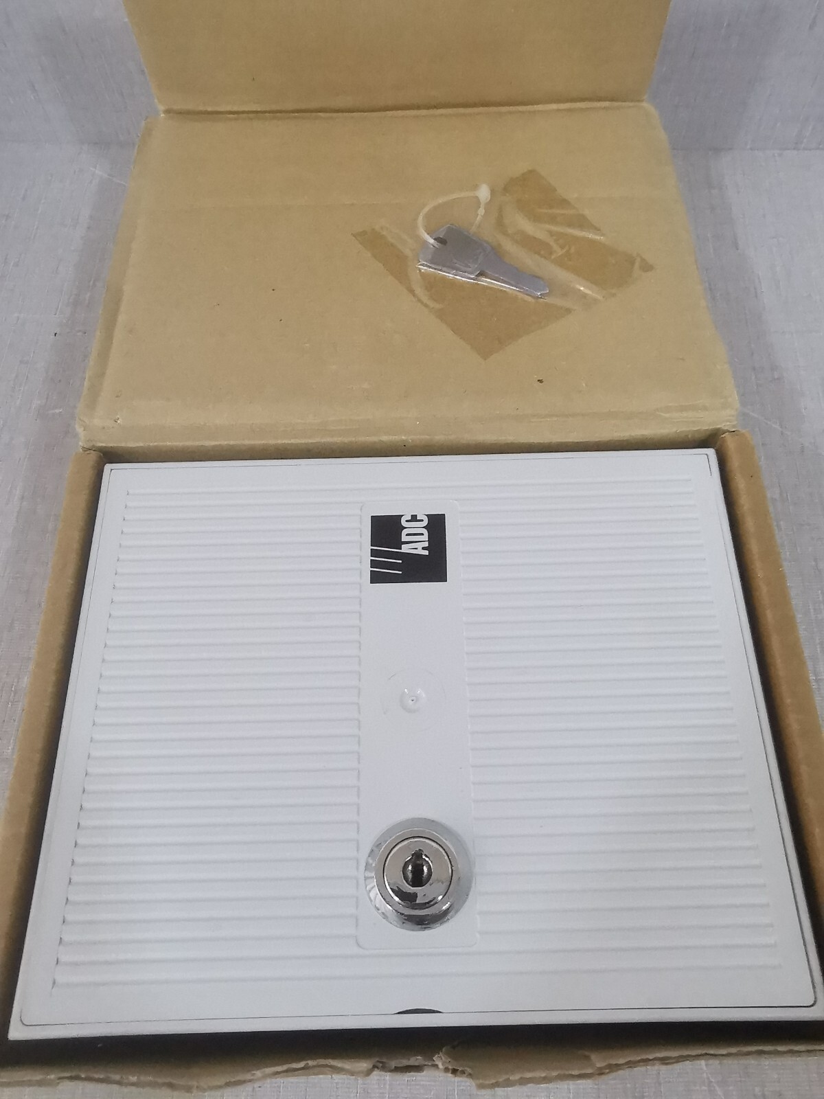 ADC 6436-1-013-20D ADC KRONECTION BOX SIZE II WITH BMF 5 WAY P/N: 6436 1 013-20D 2