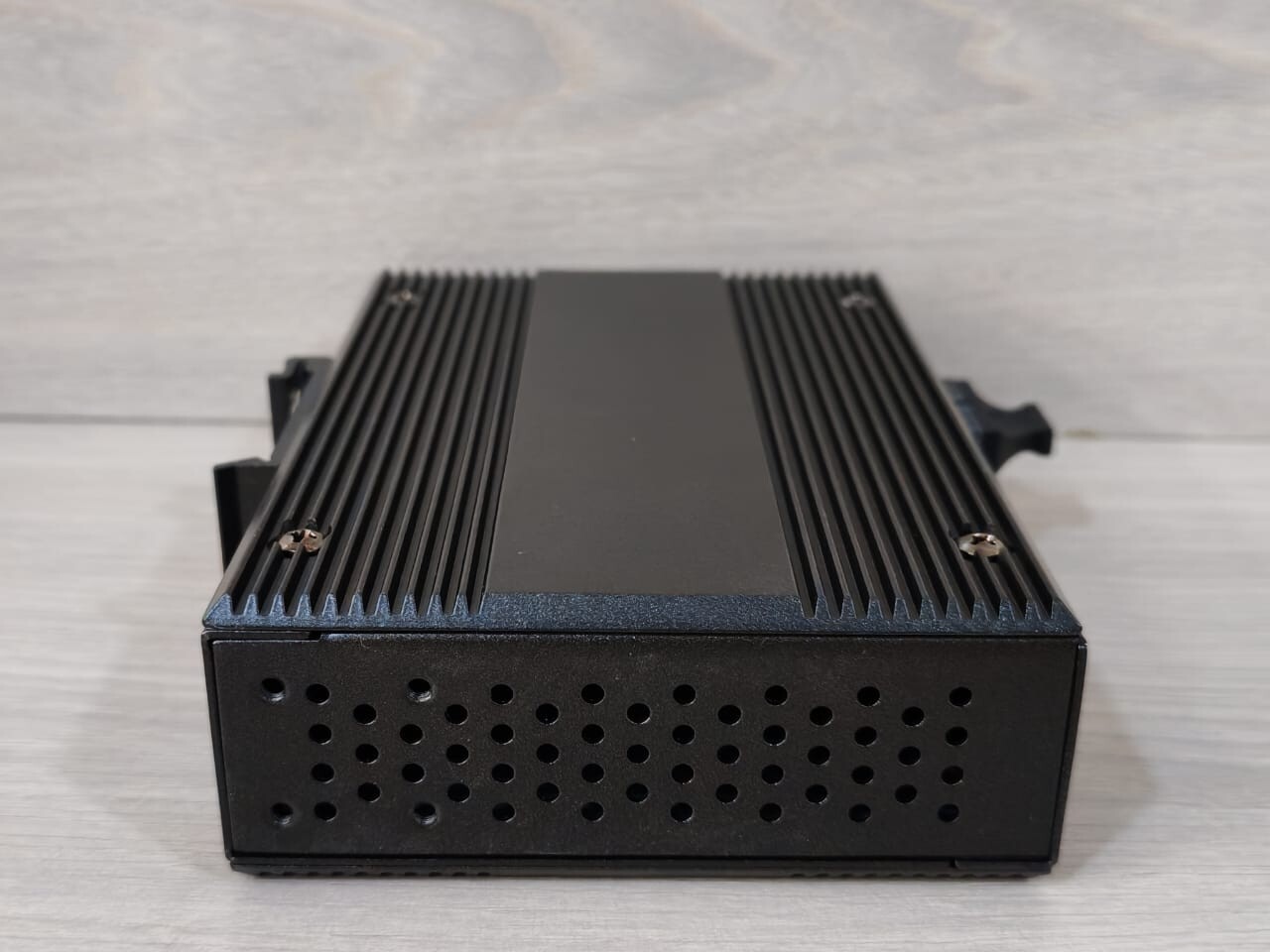 ADVANTECH EKI-2541S ADVANTECH EKI-2541S Ethernet to Single Mode Fiber Media Converter 8