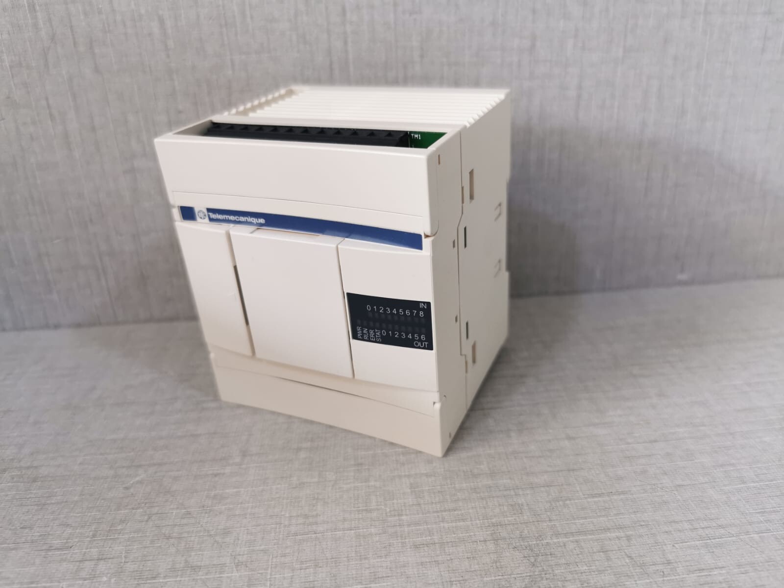 Schneider Electric TWDLCAA16DRF SCHNEIDER ELECTRIC TELEMECANIQUE TWDLCAA16DRF Twido-204421 BASE UNIT 100-240V 7