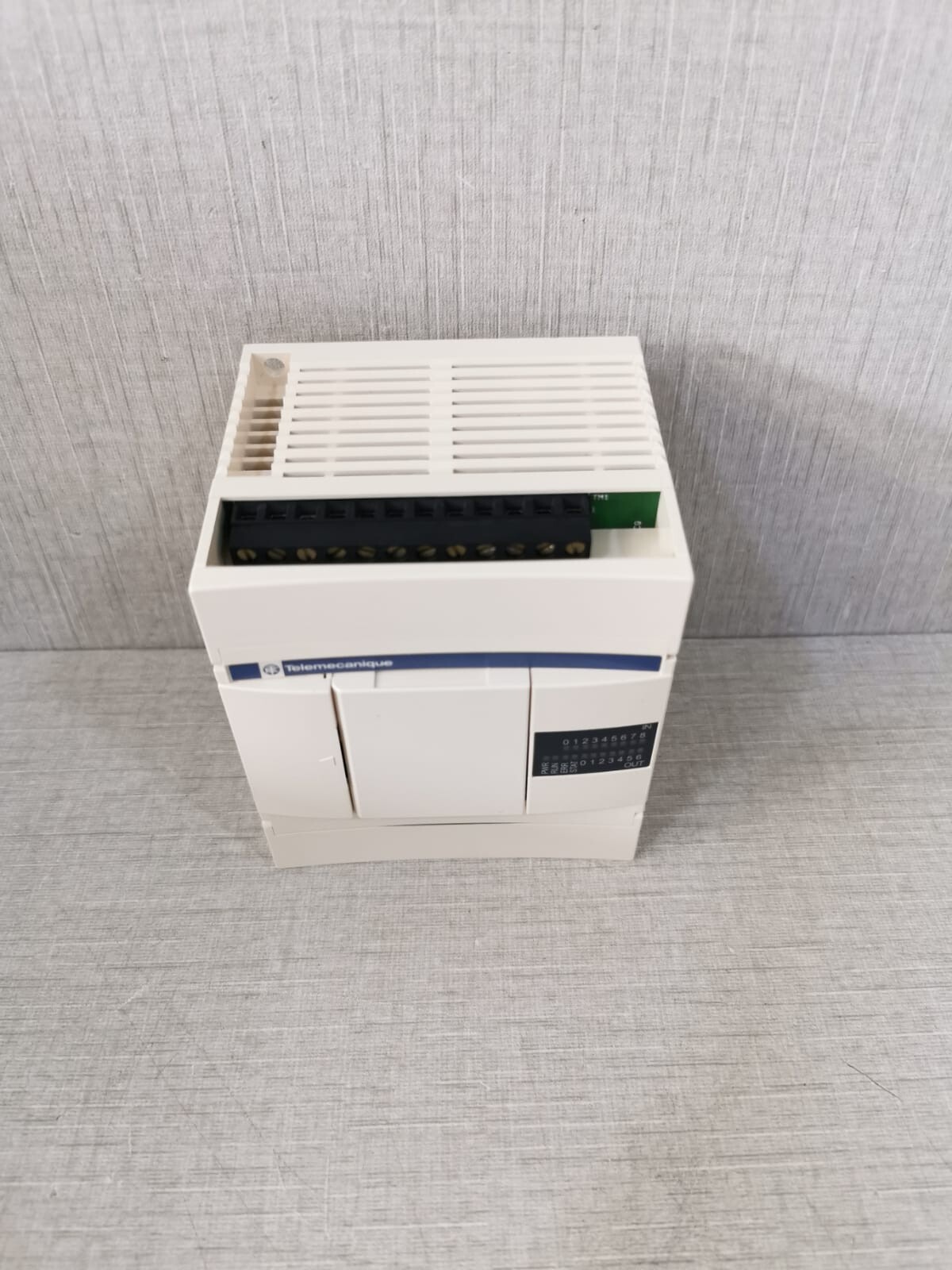 Schneider Electric TWDLCAA16DRF SCHNEIDER ELECTRIC TELEMECANIQUE TWDLCAA16DRF Twido-204421 BASE UNIT 100-240V 10