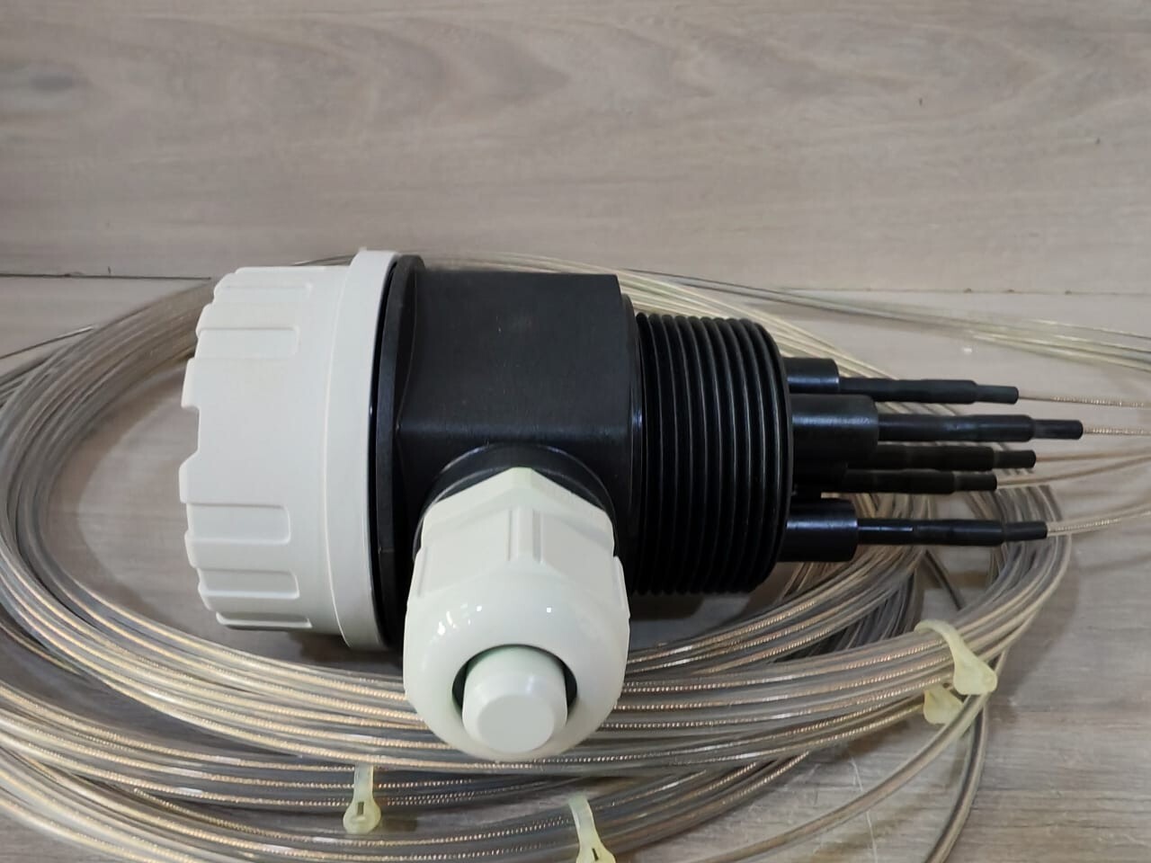 Endress+Hauser FTW32-D2D5AA0A ENDRESS+HAUSER LIQUIPOINT T FTW32-D2D5AA0A CONDUCTIVE POINT LEVEL DETECTOR 5000M 10