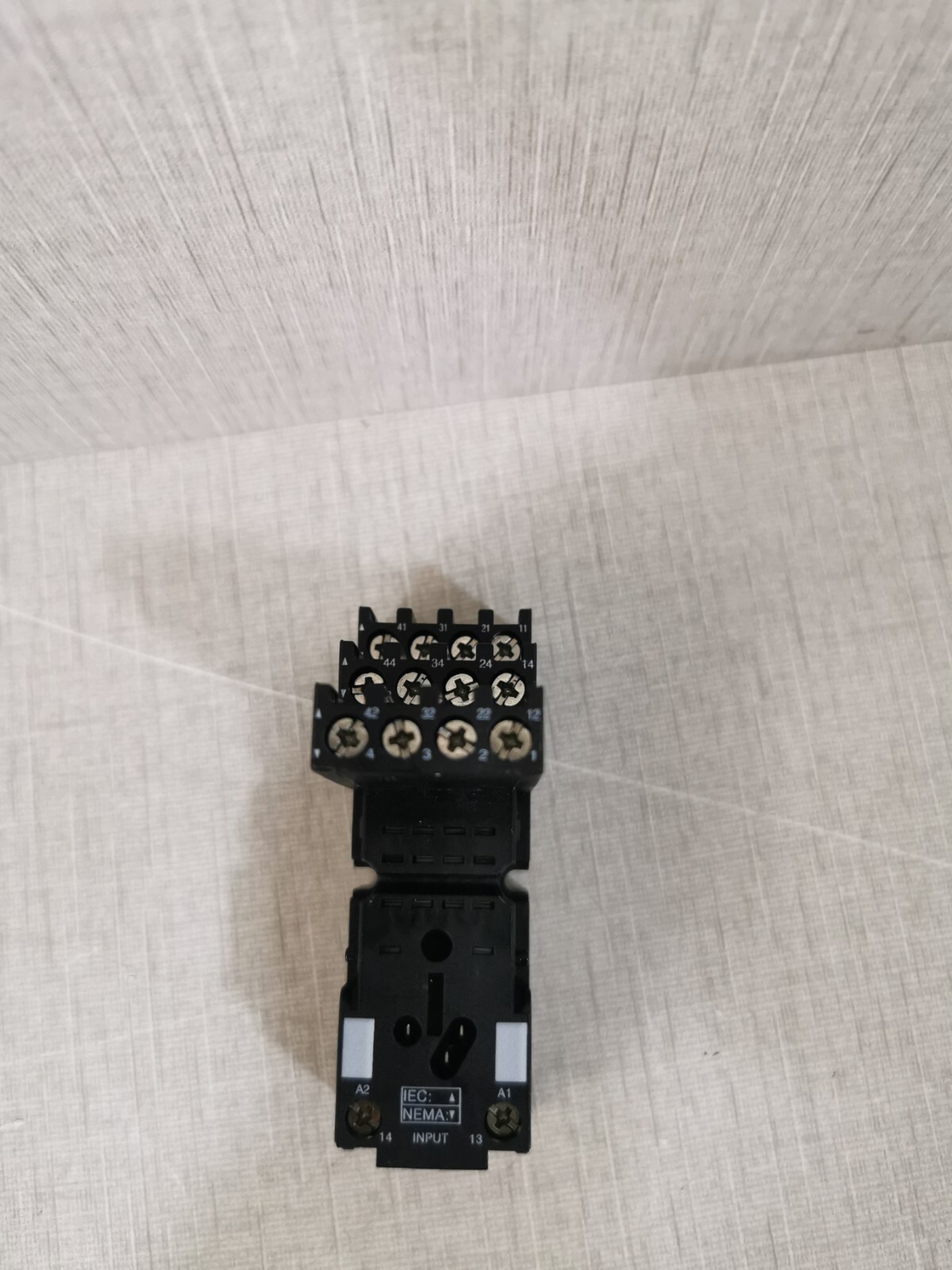 Schneider Electric RXZE2S114M Schneider Electric RXZE2S114M SOCKET SIMPLE RELAY 4
