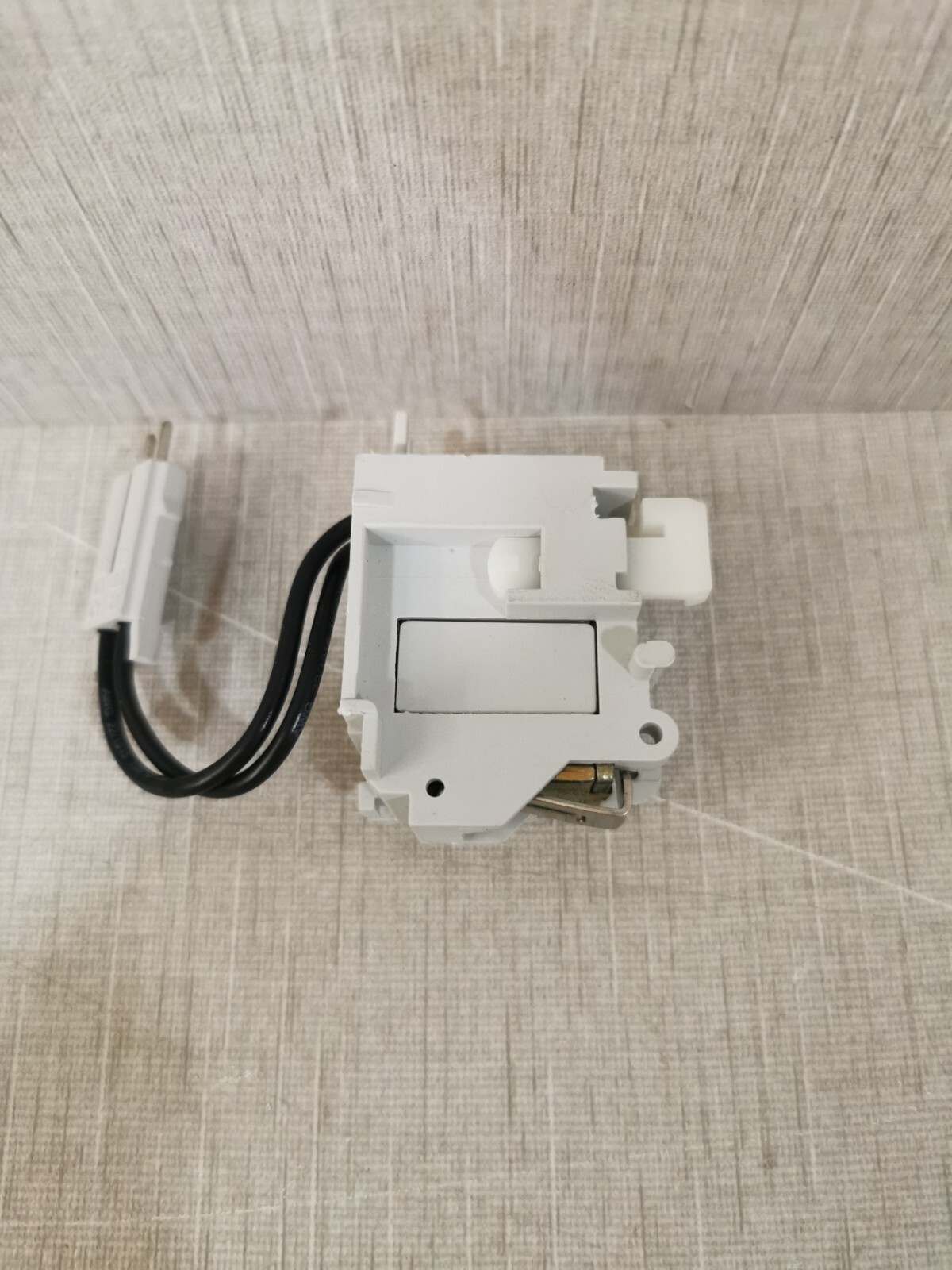 ABB 1SD AO 13783 R1 ABB 1SD AO 13783 R1 SHUNT OPENING RELEASE 6