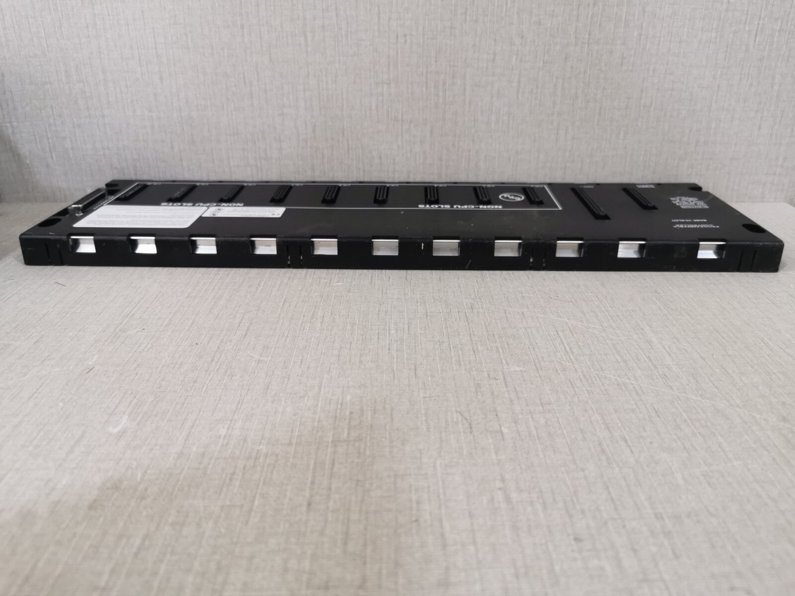 GE IC693CHS391L GE FANUC IC693CHS391L NON-CPU SLOTS PROGRAMMABLE 3