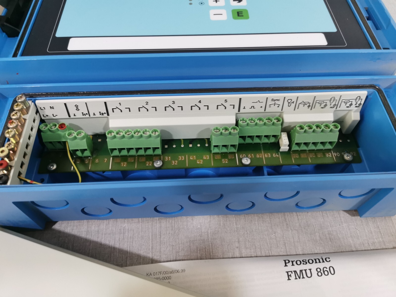 Endress+Hauser FMU860-R1A1A1 ENDRESS+HAUSER PROSONIC FMU 860 / FMU860-R1A1A1 5
