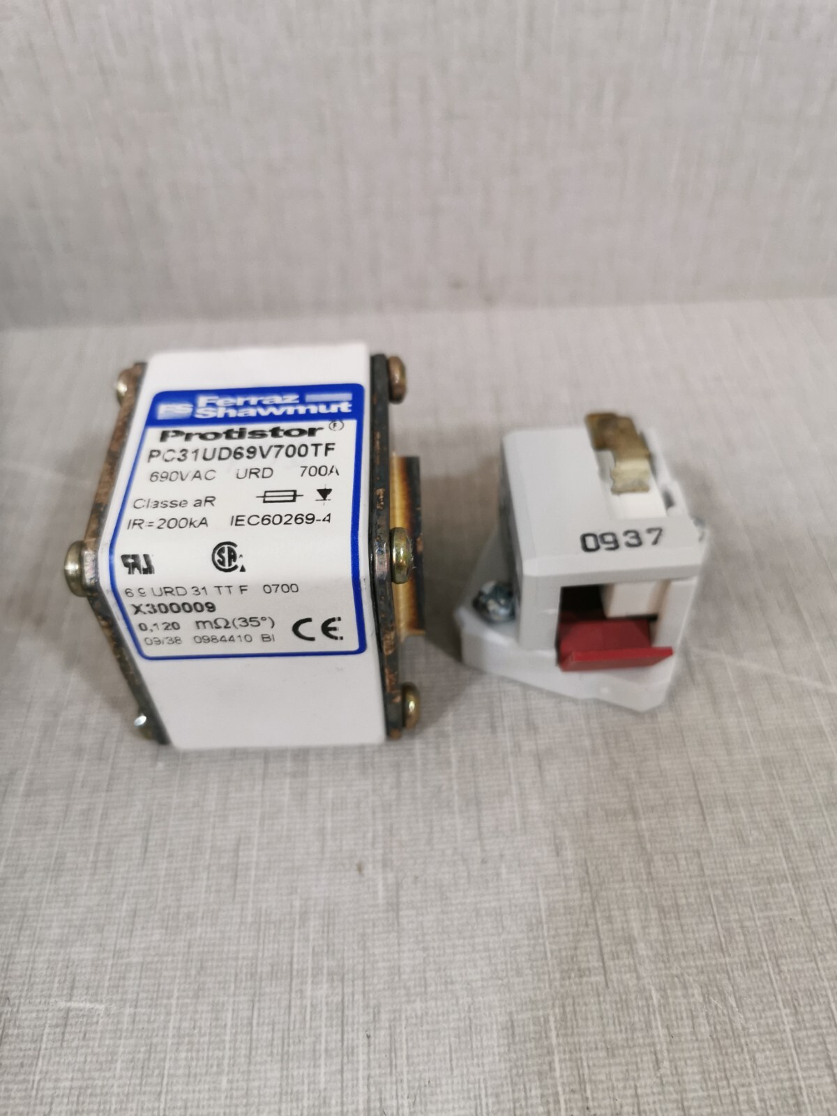 Ferraz Shawmut PC31UD69V700TF Ferraz Shawmut Protistor PC31UD69V700TF 2